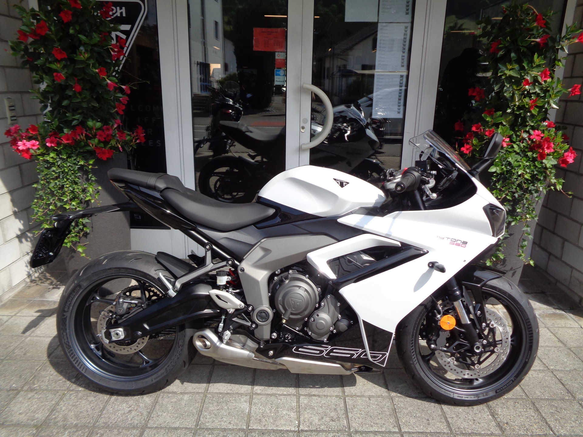 TRIUMPH Daytona 660 (35kW)-image-1