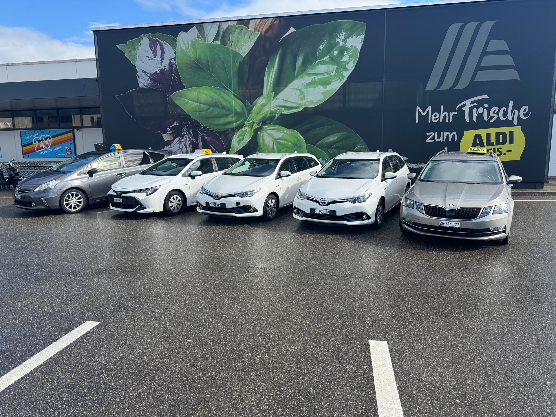 TOYOTA Auris Touring Sports 1.8 HSD Active e-CVT-image-8