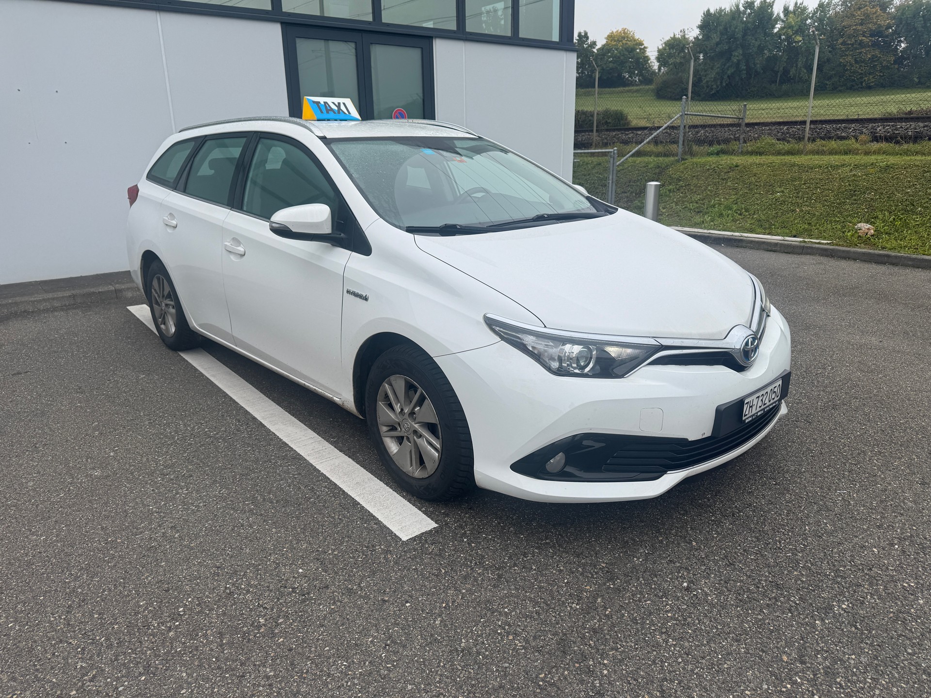 TOYOTA Auris Touring Sports 1.8 HSD Active e-CVT