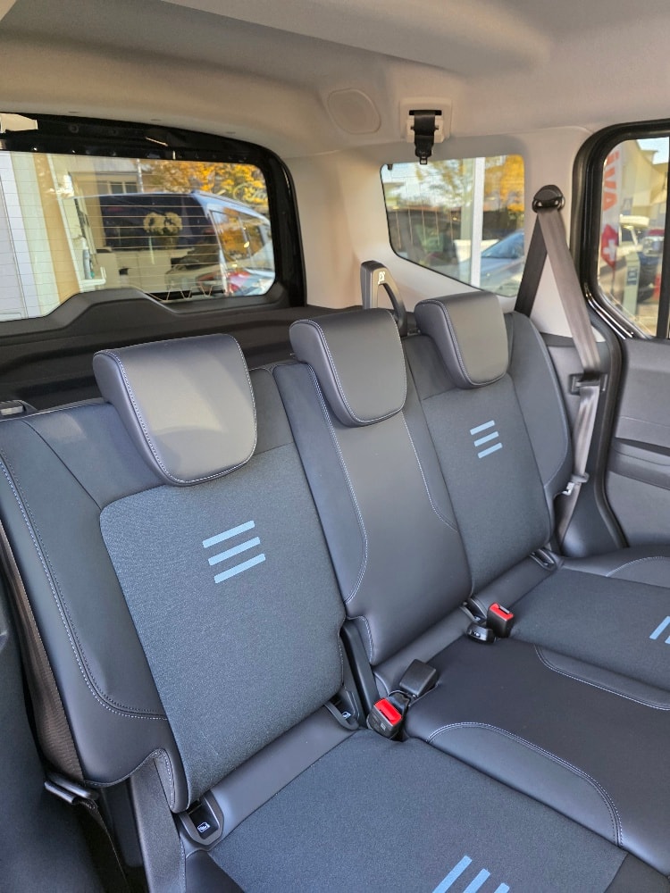 FORD Tourneo Courier 1.0 EcoBoost Active Automat-image-9