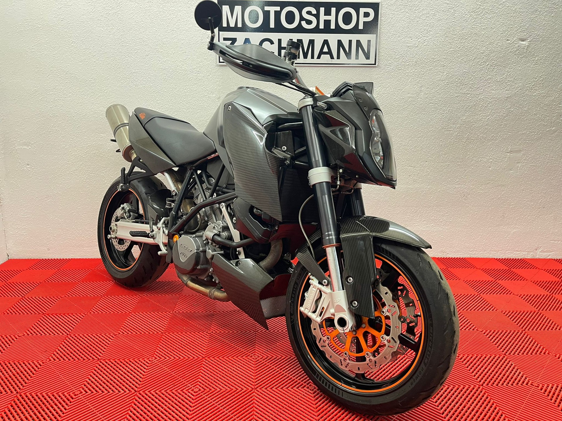 KTM 990 Super Duke-image-1