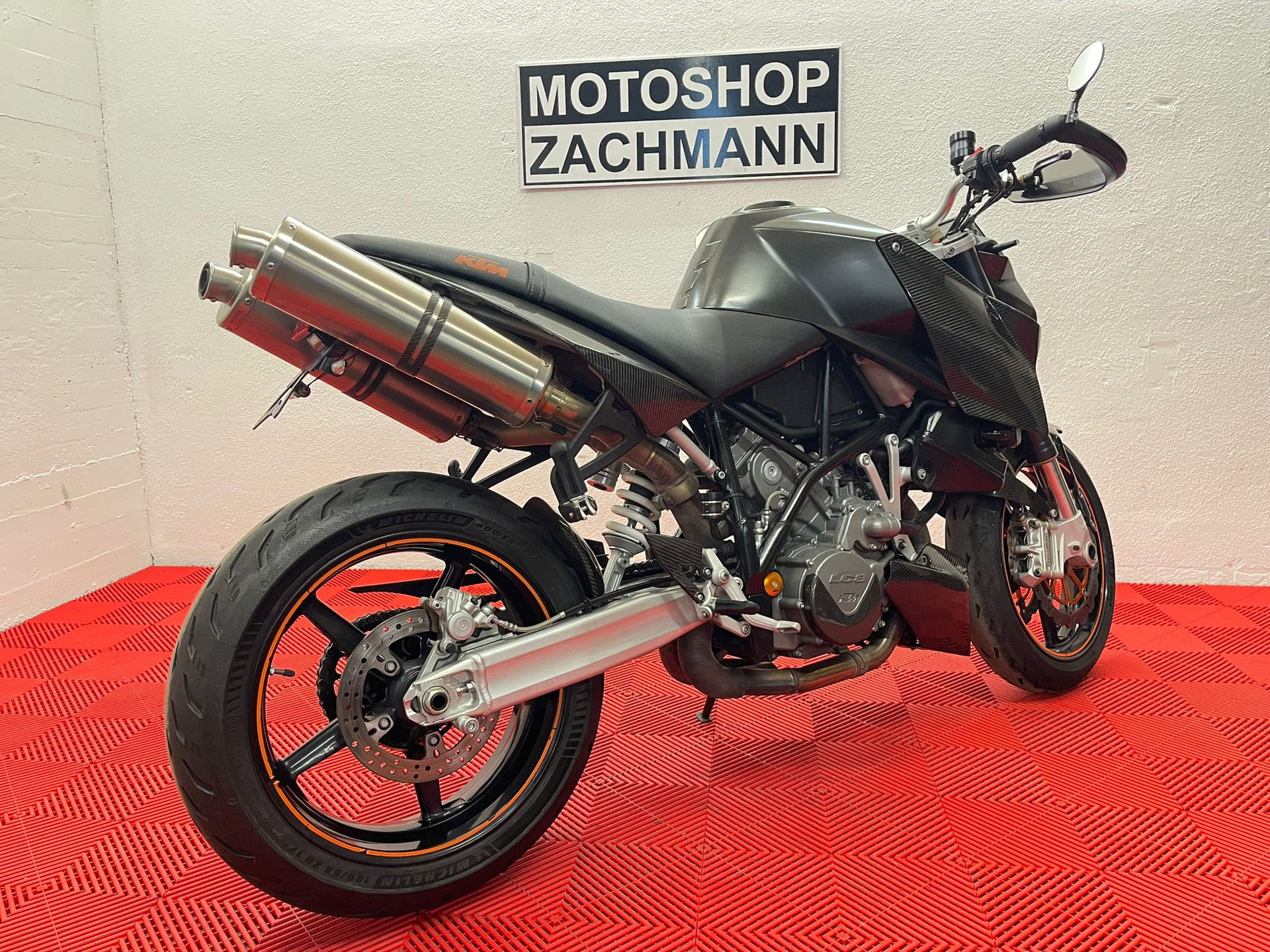 KTM 990 Super Duke-image-5