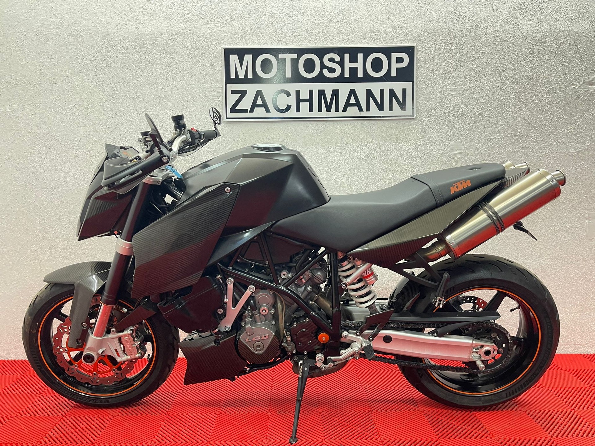 KTM 990 Super Duke-image-3