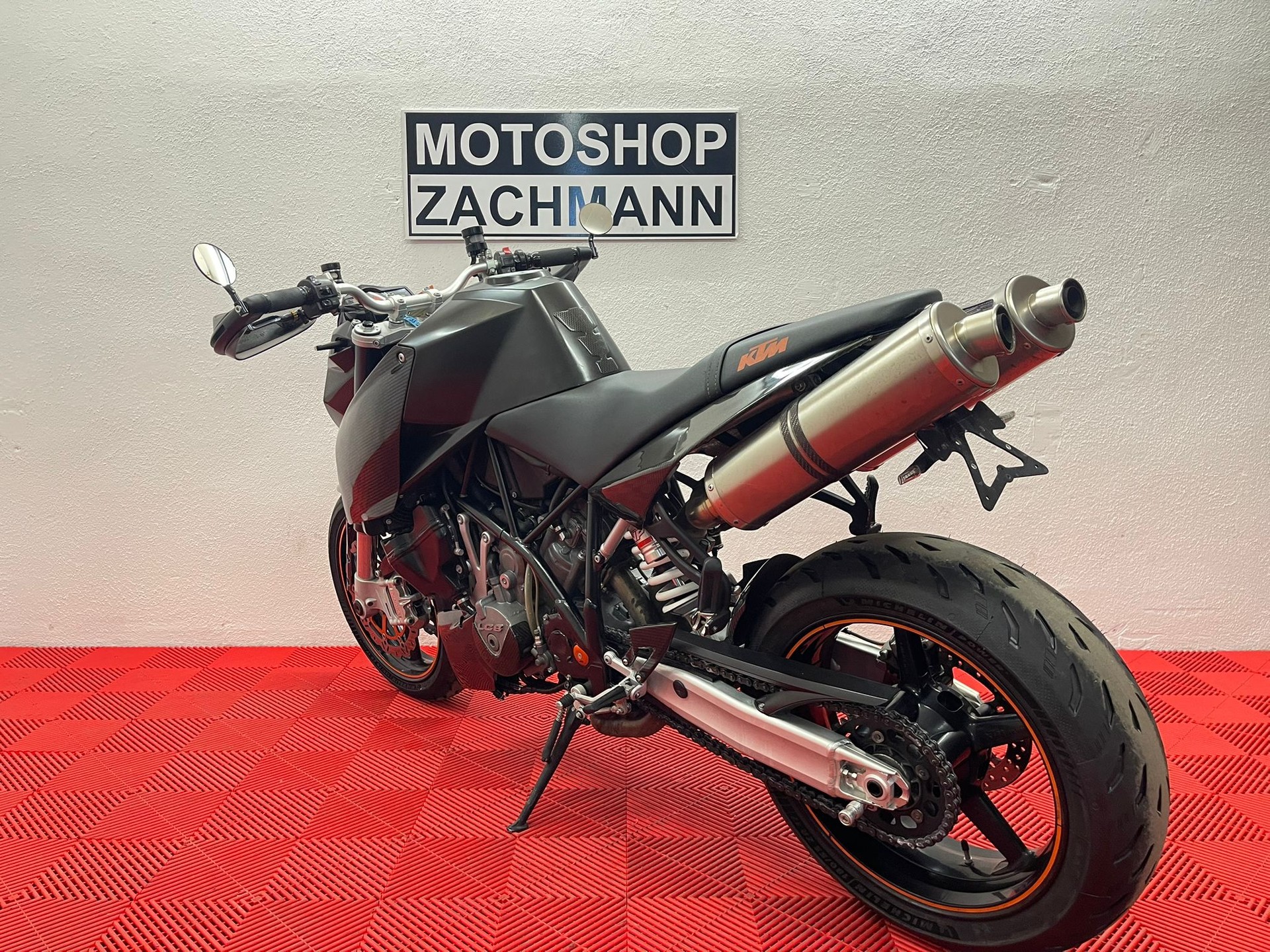 KTM 990 Super Duke-image-4