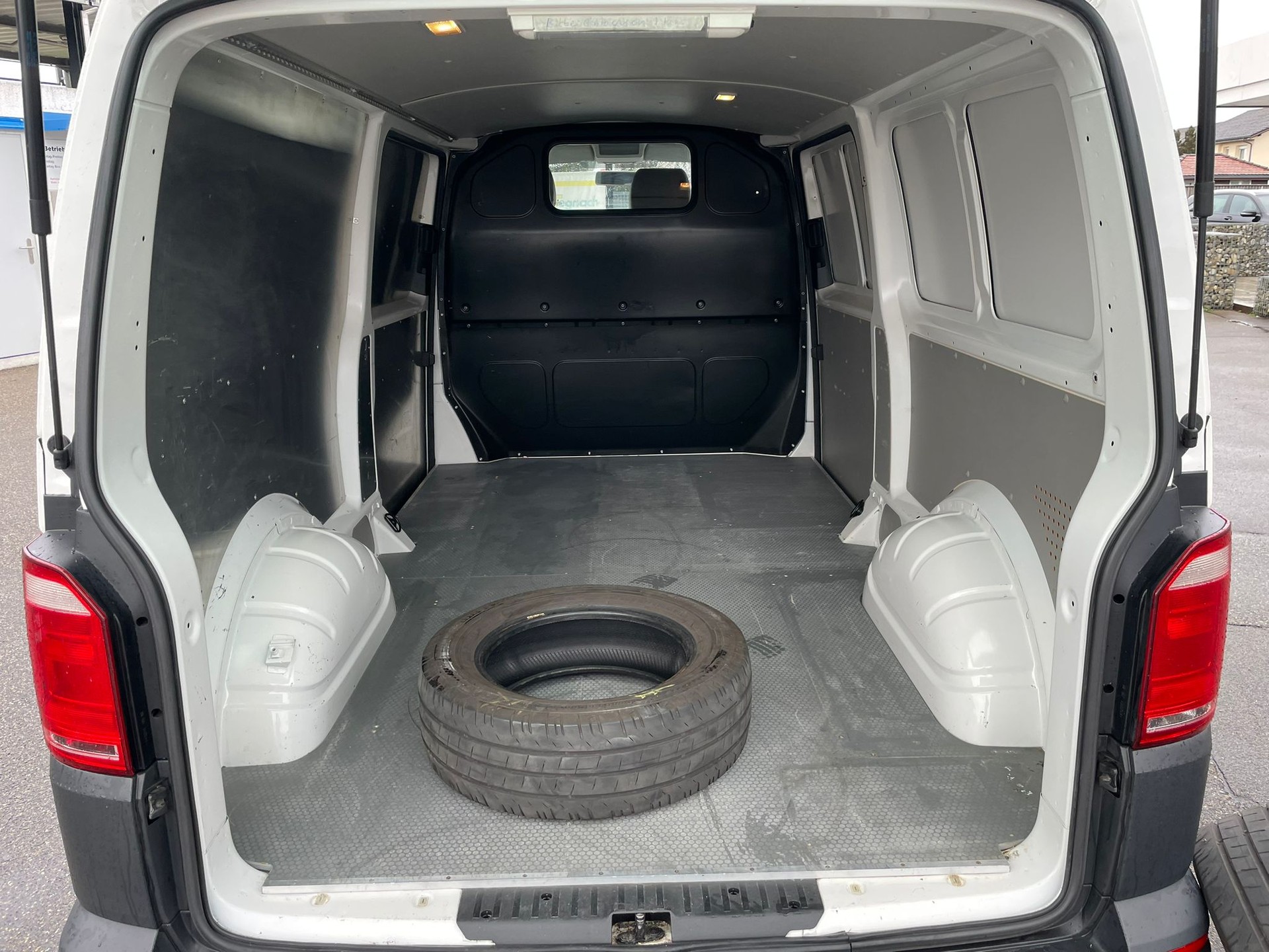 VW T6 2.0 TDI Euro 6-image-13
