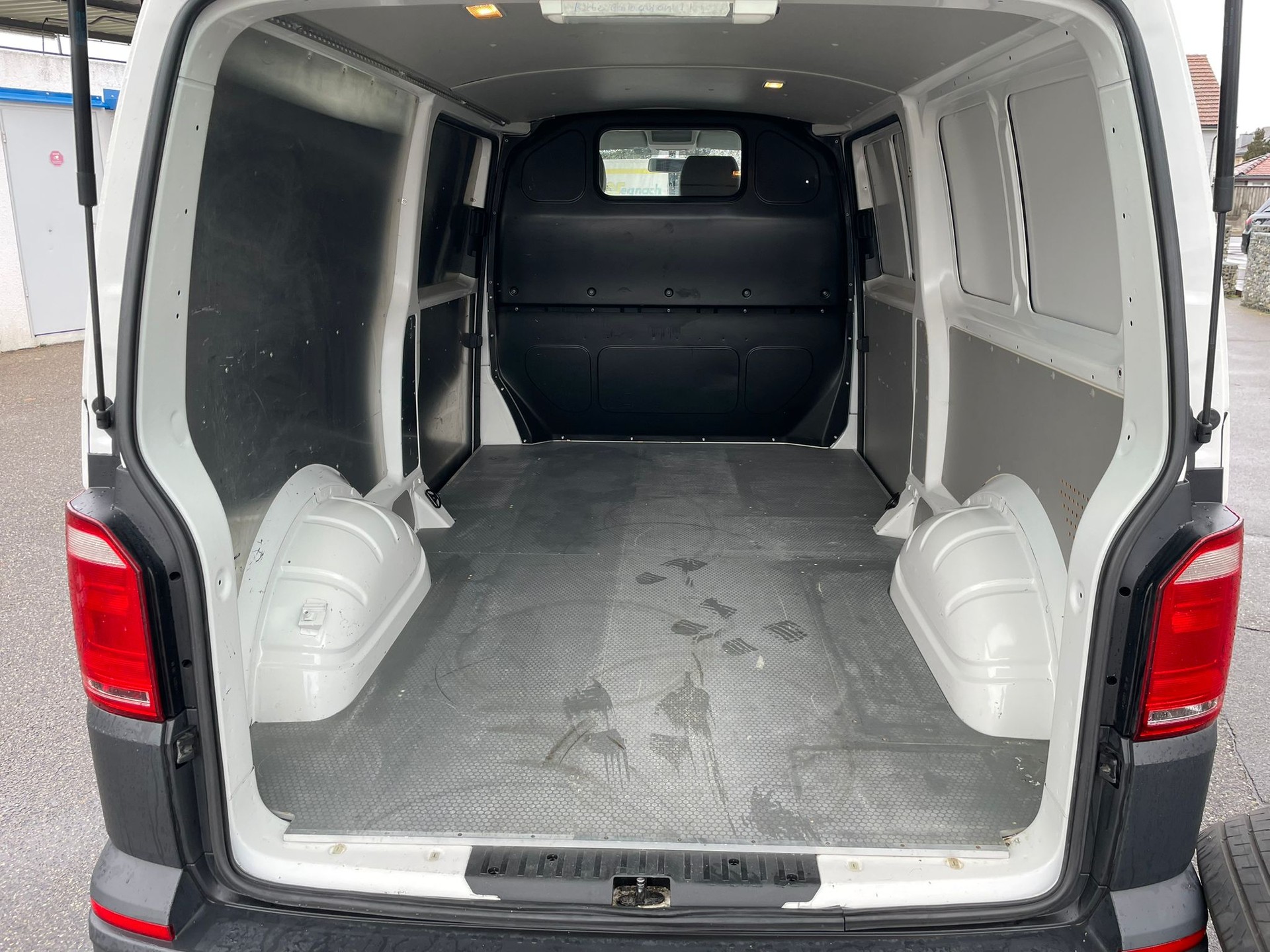 VW T6 2.0 TDI Euro 6-image-12