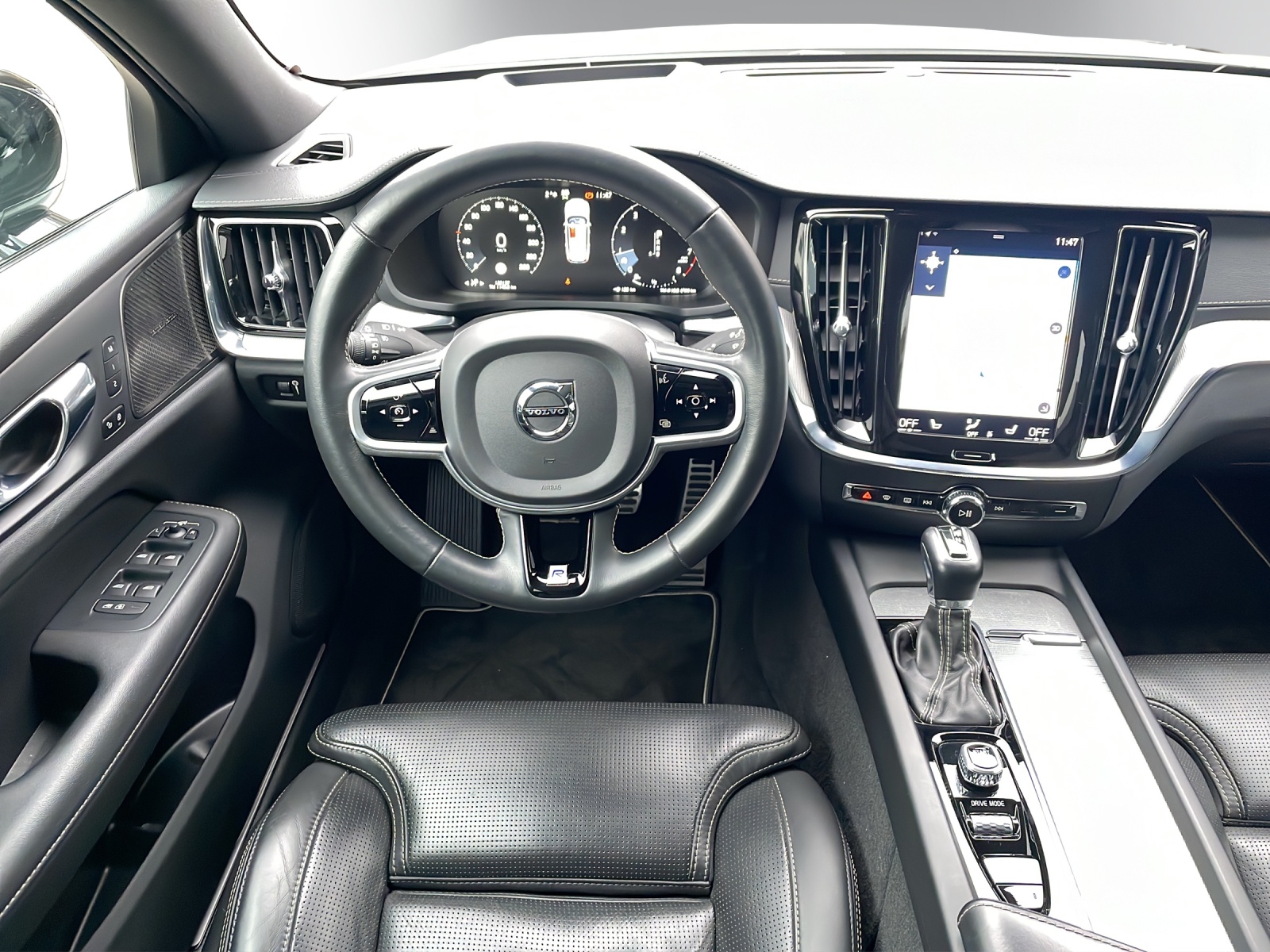 VOLVO V60 T6 AWD R-Design Geartronic-image-11