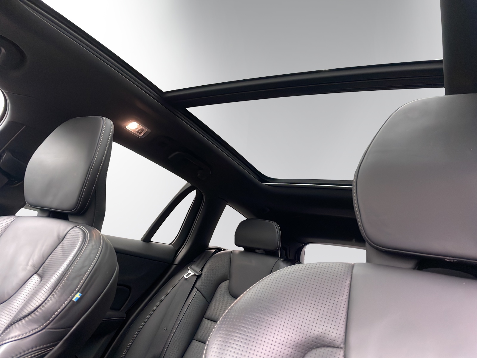 VOLVO V60 T6 AWD R-Design Geartronic-image-15