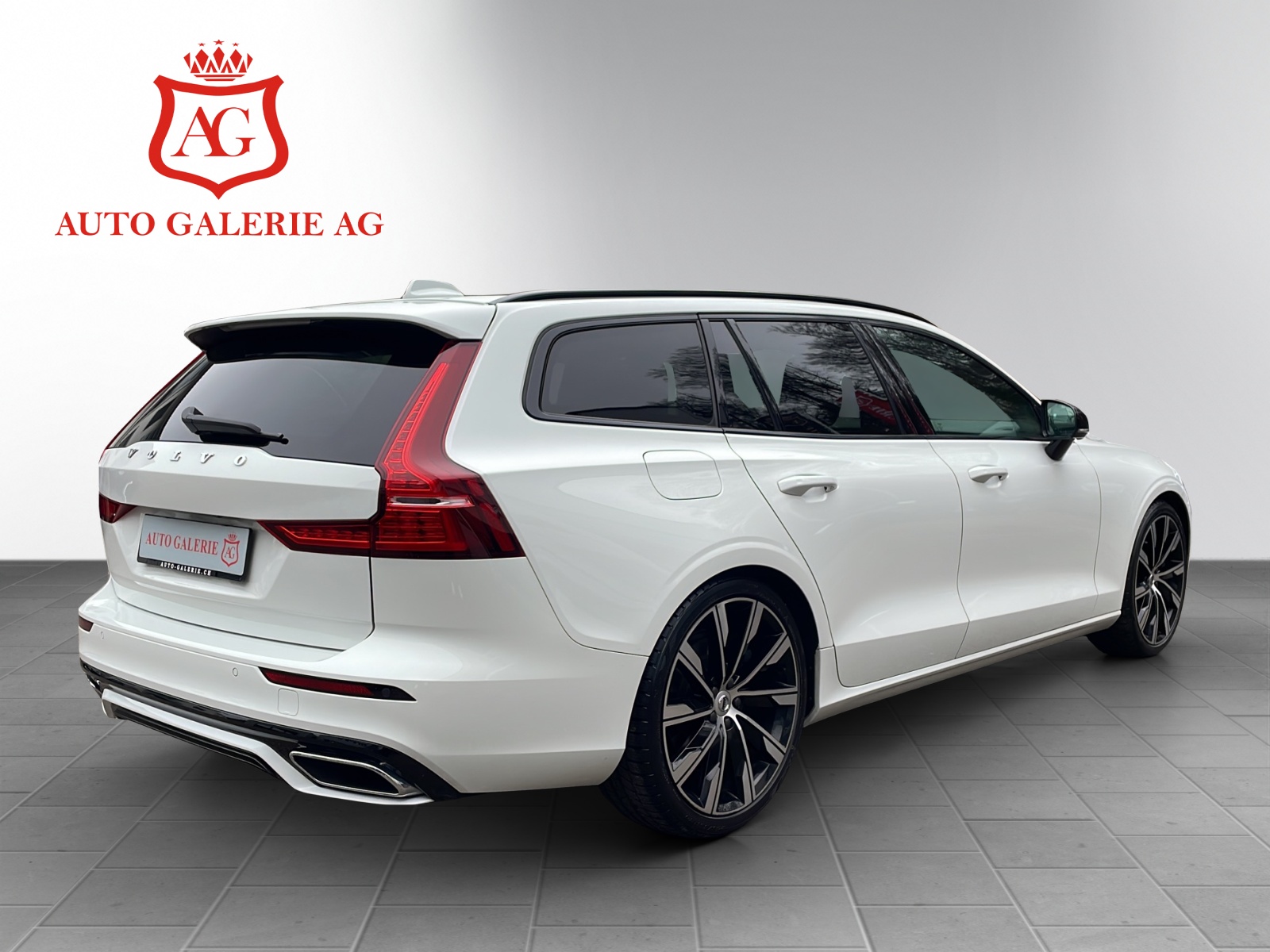 VOLVO V60 T6 AWD R-Design Geartronic-image-4