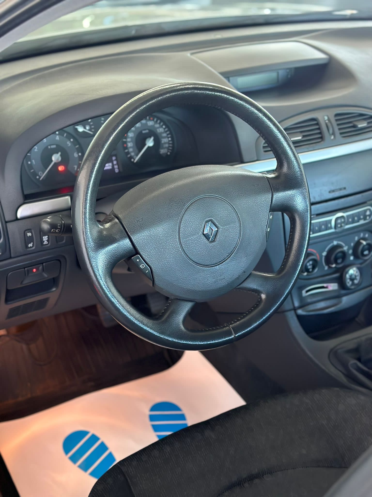 RENAULT Laguna 2.0 16V Dynamique-image-9