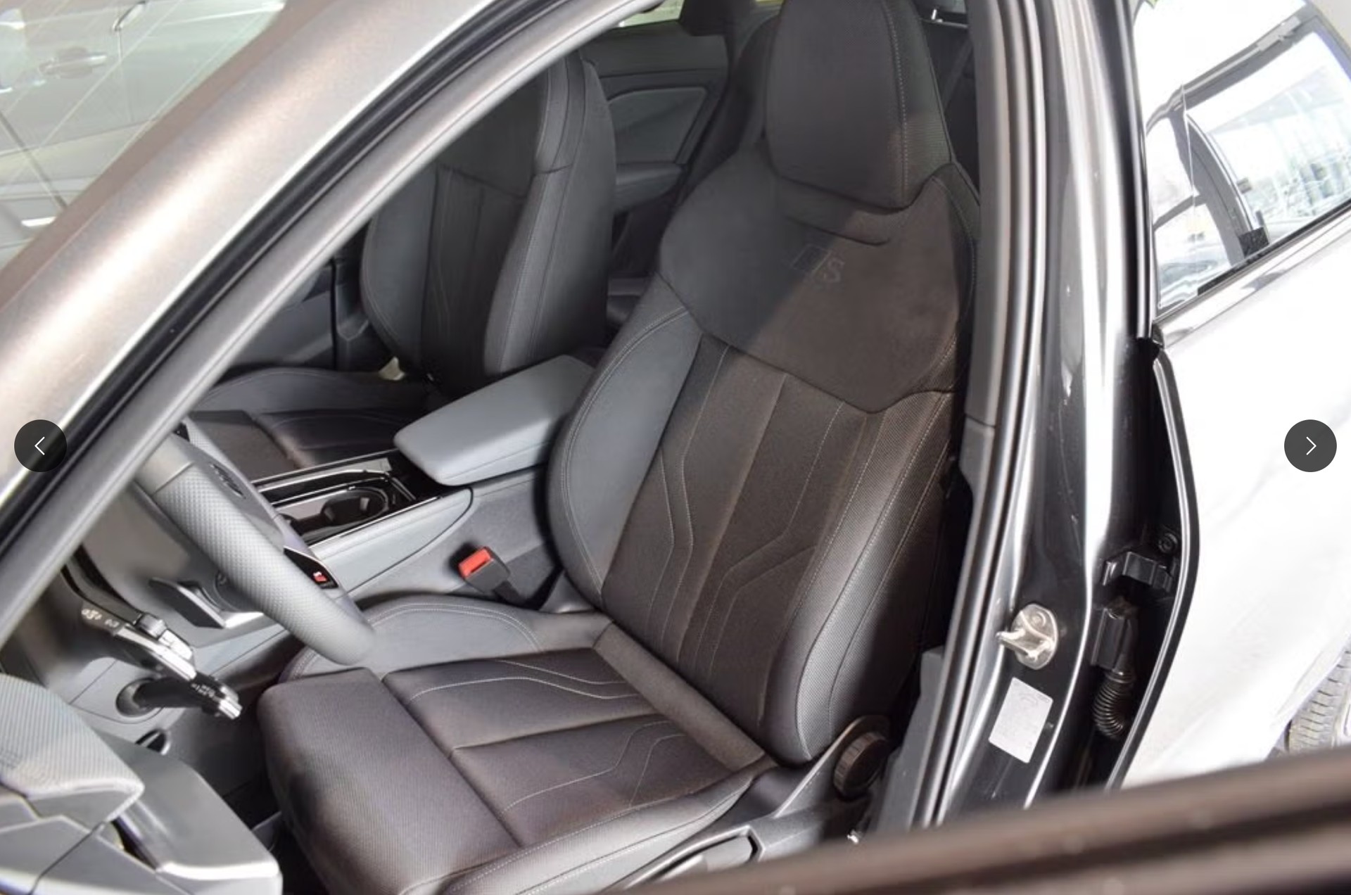 AUDI Q3 35 TFSI S line S-tronic-image-3