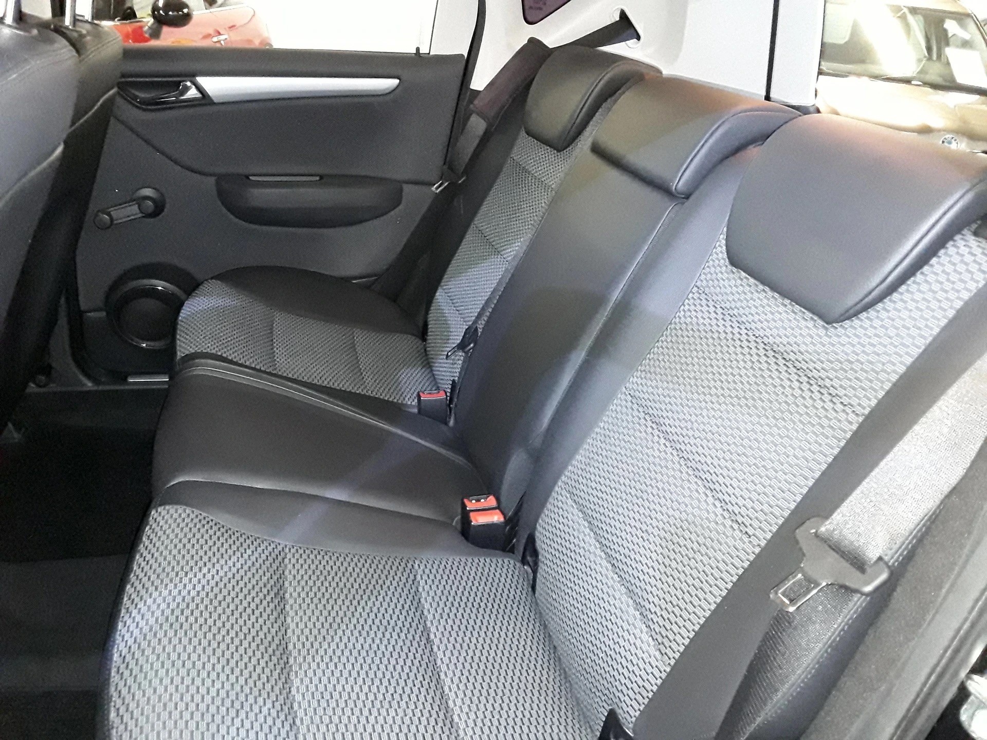MERCEDES-BENZ A 180 (170) Avantgarde Autotronic-image-11