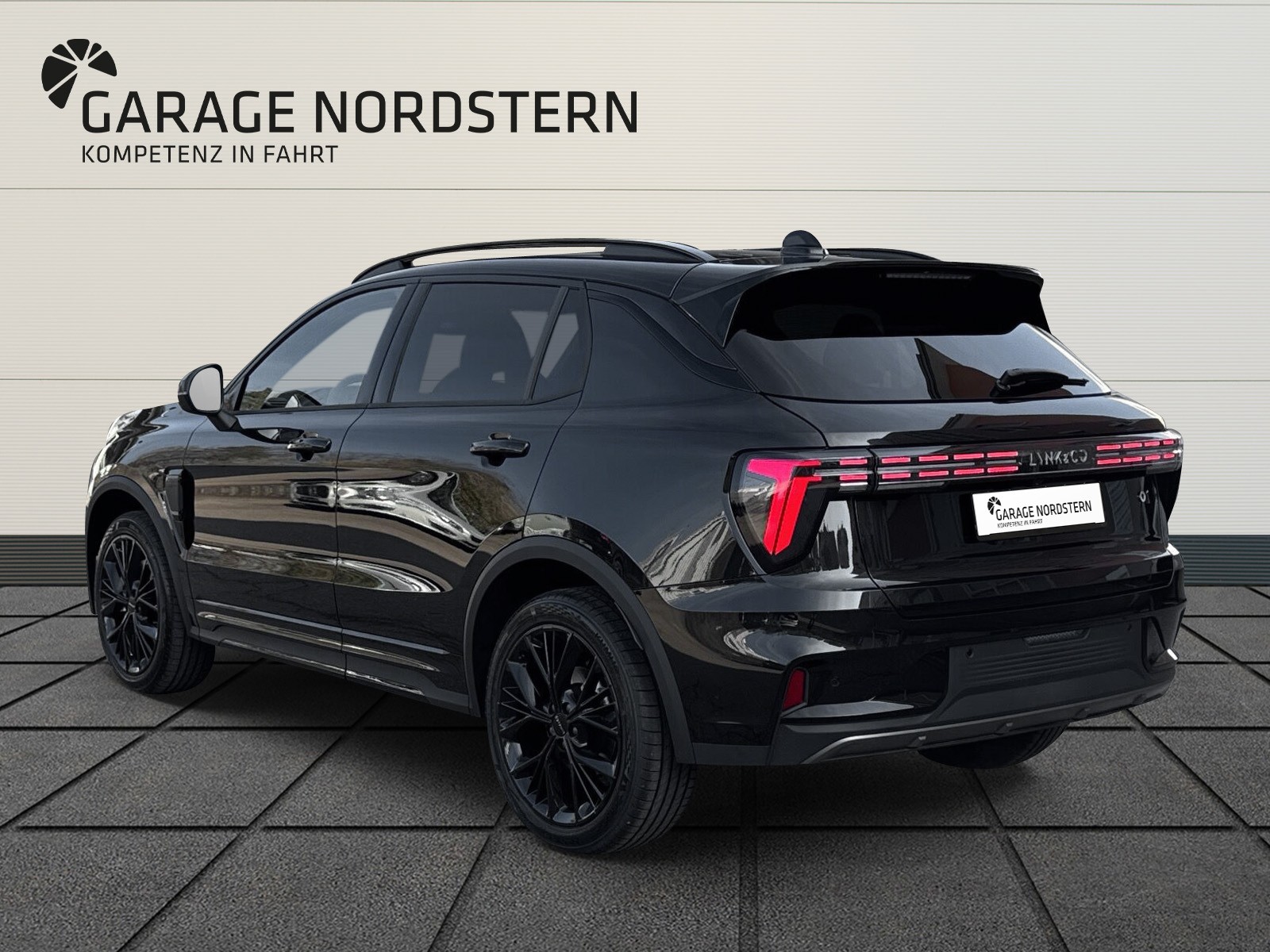 LYNK & CO 01 1.5 PHEV More-showroom-element-2