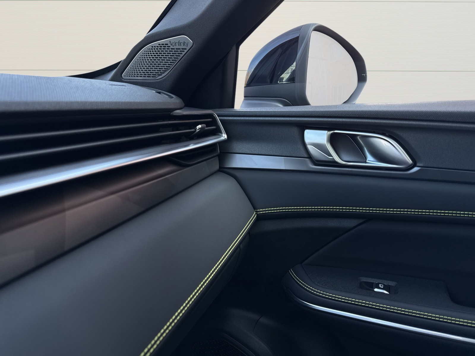 LYNK & CO 01 1.5 PHEV More-image-15