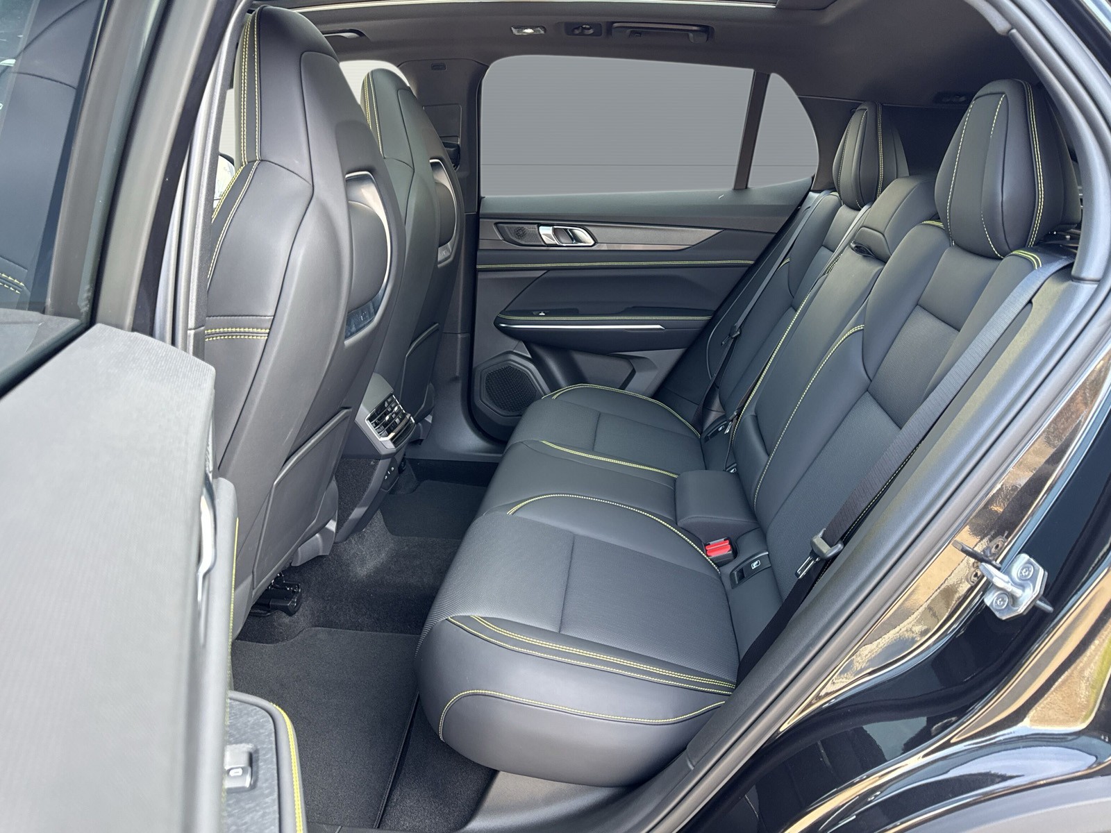 LYNK & CO 01 1.5 PHEV More-image-7