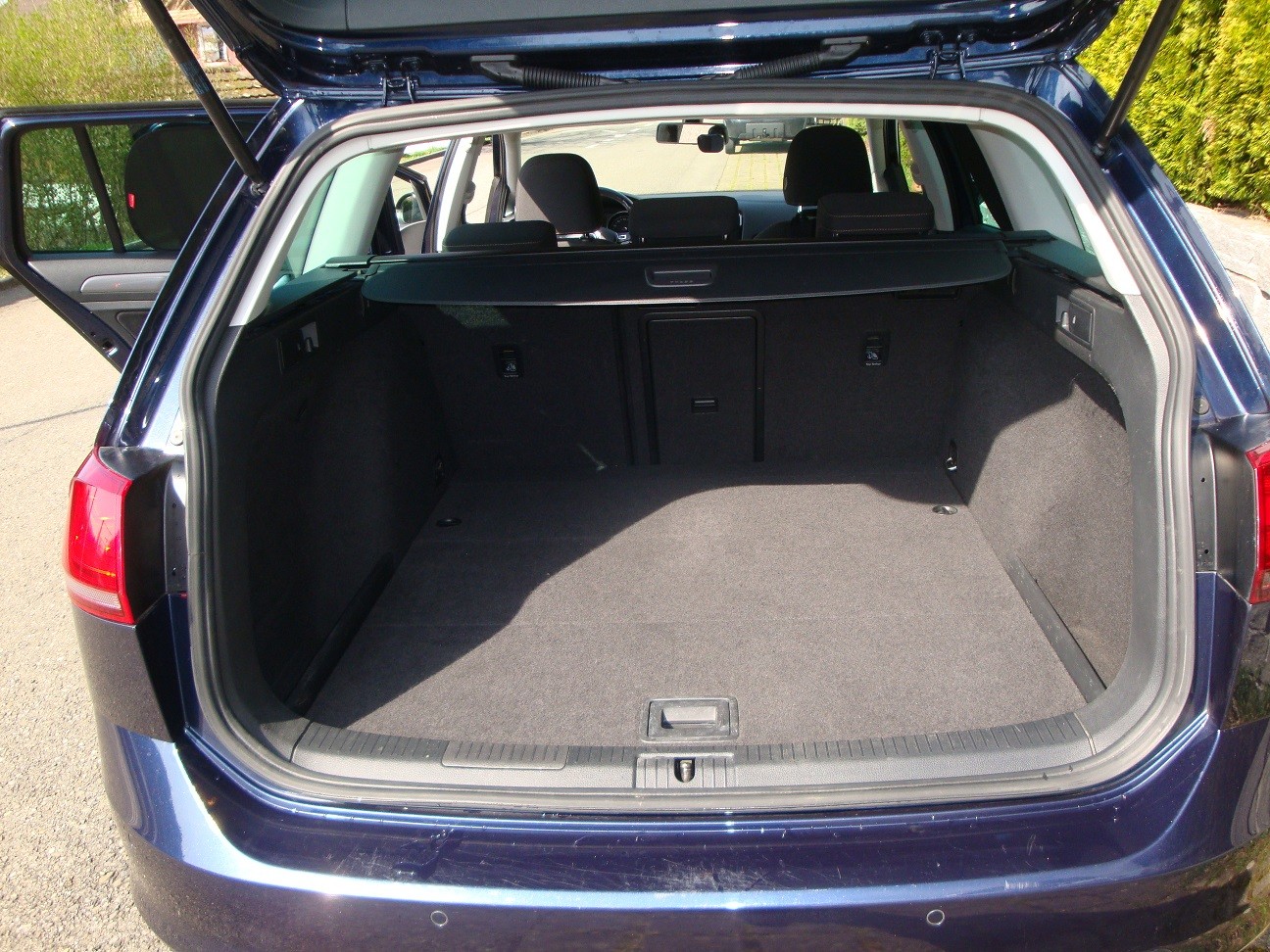 VW Golf Variant 1.6 TDI Allstar DSG-image-8
