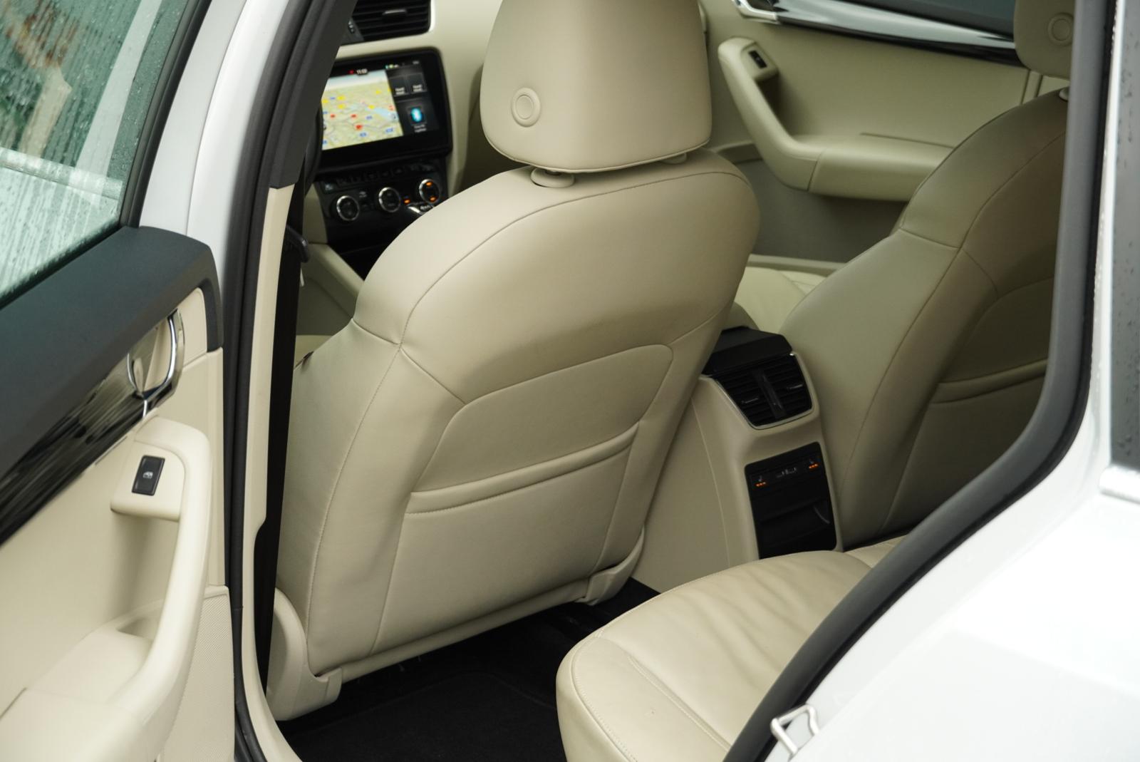 SKODA Octavia Combi 2.0 TDI Soleil 4x4 DSG-image-25