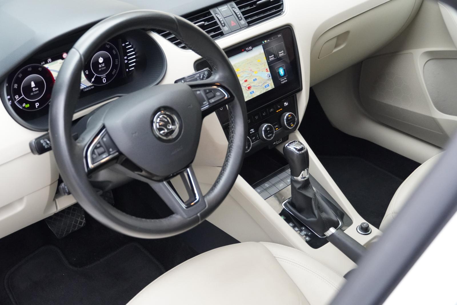 SKODA Octavia Combi 2.0 TDI Soleil 4x4 DSG-image-14