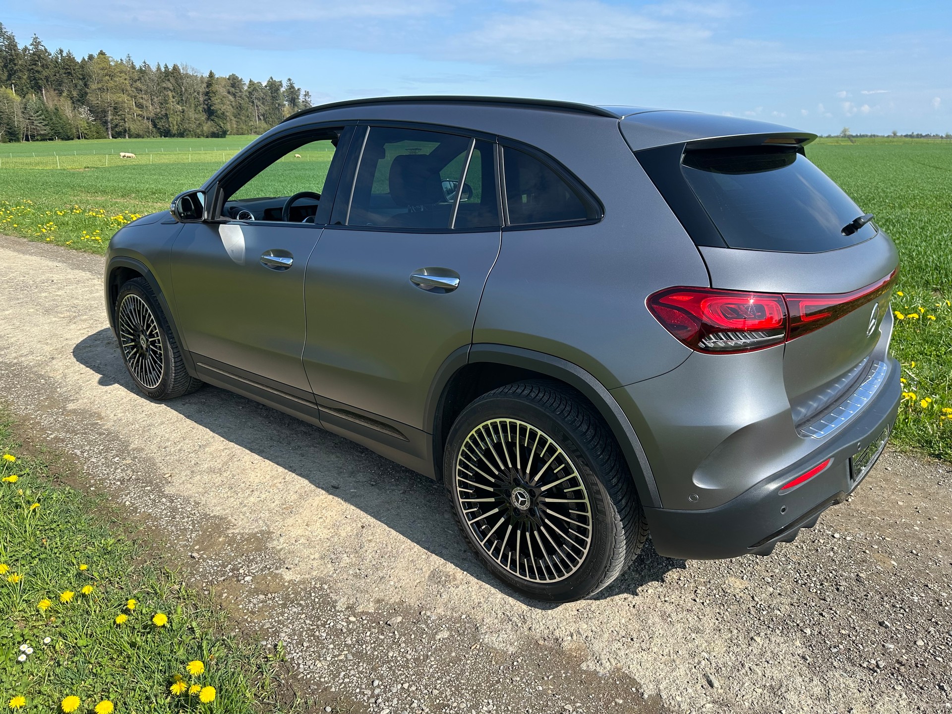 MERCEDES-BENZ EQA 350 AMG Line 4Matic