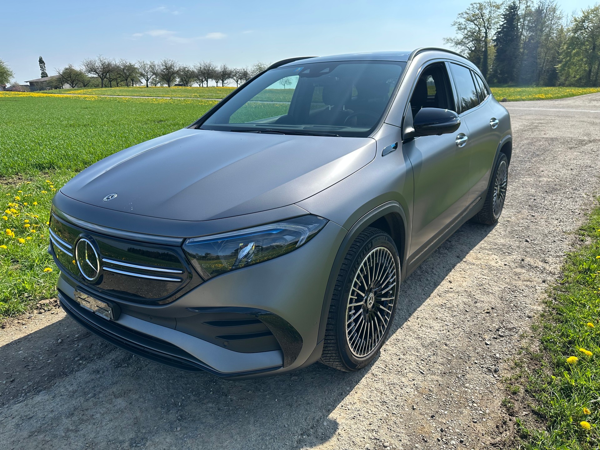 MERCEDES-BENZ EQA 350 AMG Line 4Matic-image-4