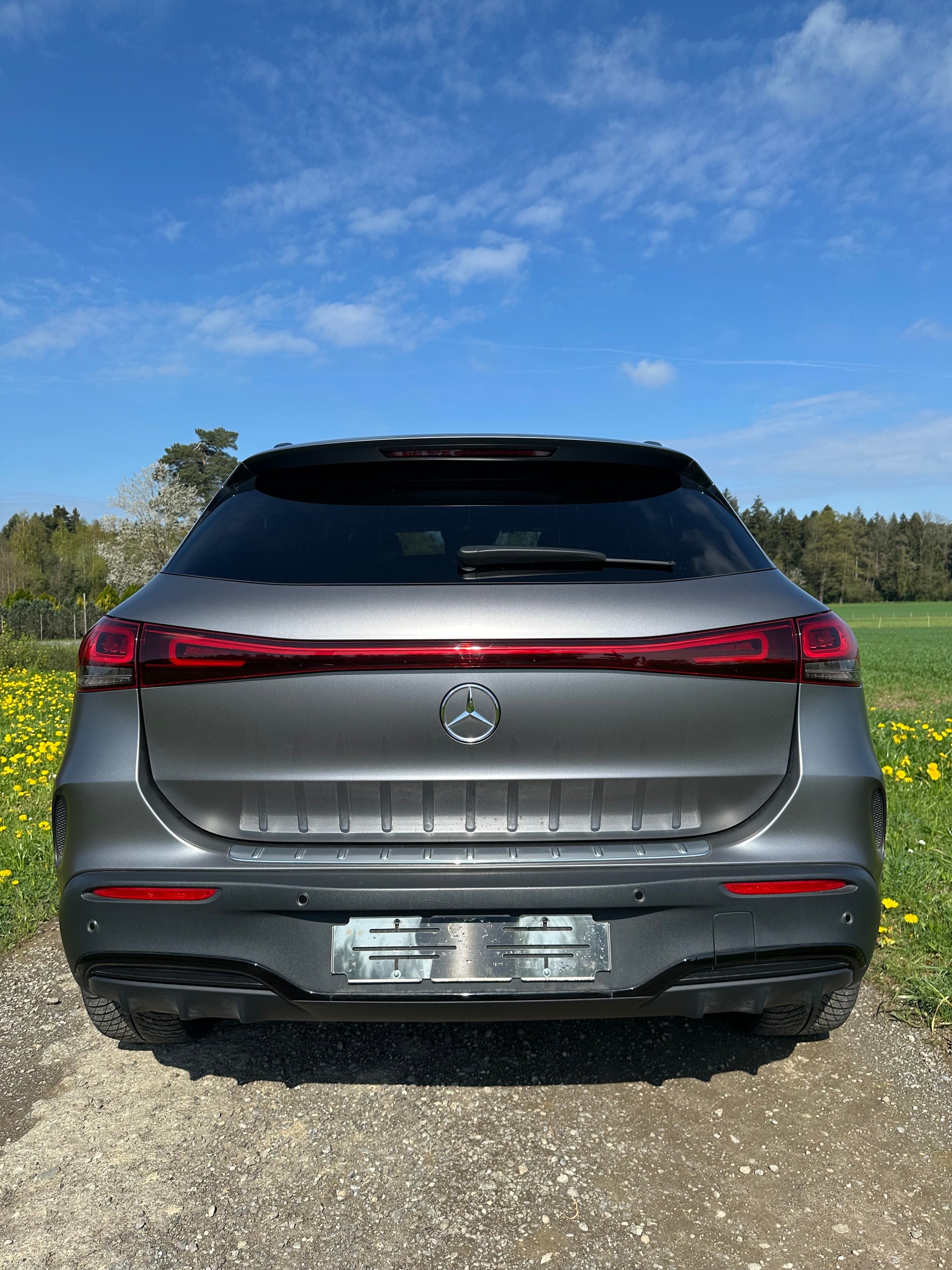 MERCEDES-BENZ EQA 350 AMG Line 4Matic-image-11