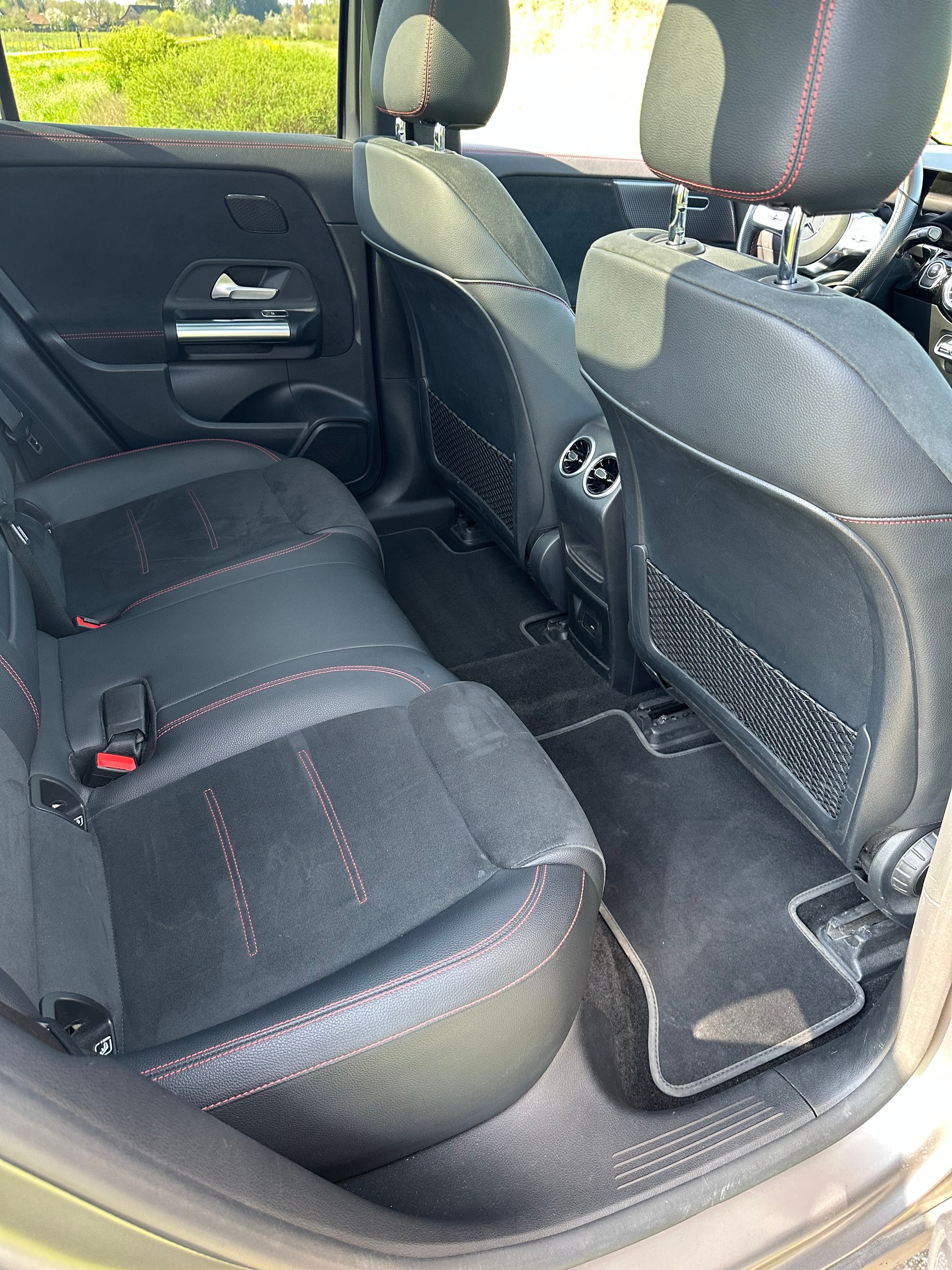 MERCEDES-BENZ EQA 350 AMG Line 4Matic-image-10