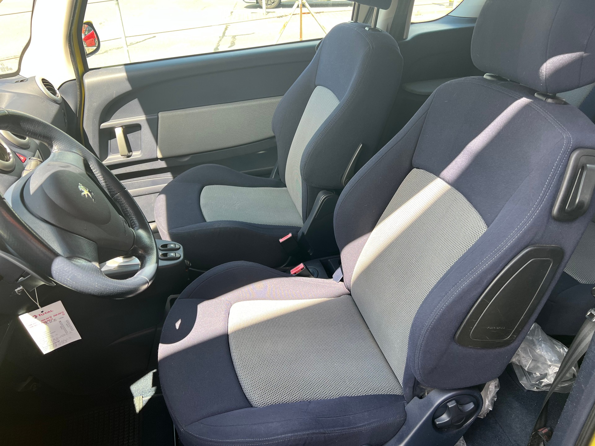 PEUGEOT 1007 1.6 Trendy 2-Tronic-image-5