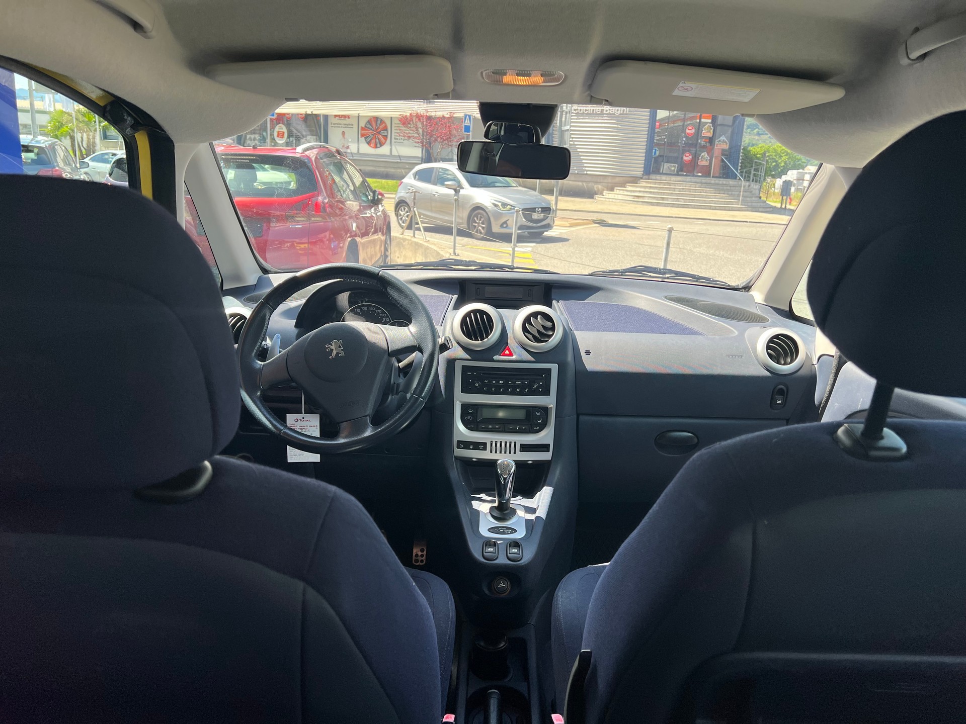 PEUGEOT 1007 1.6 Trendy 2-Tronic-image-4