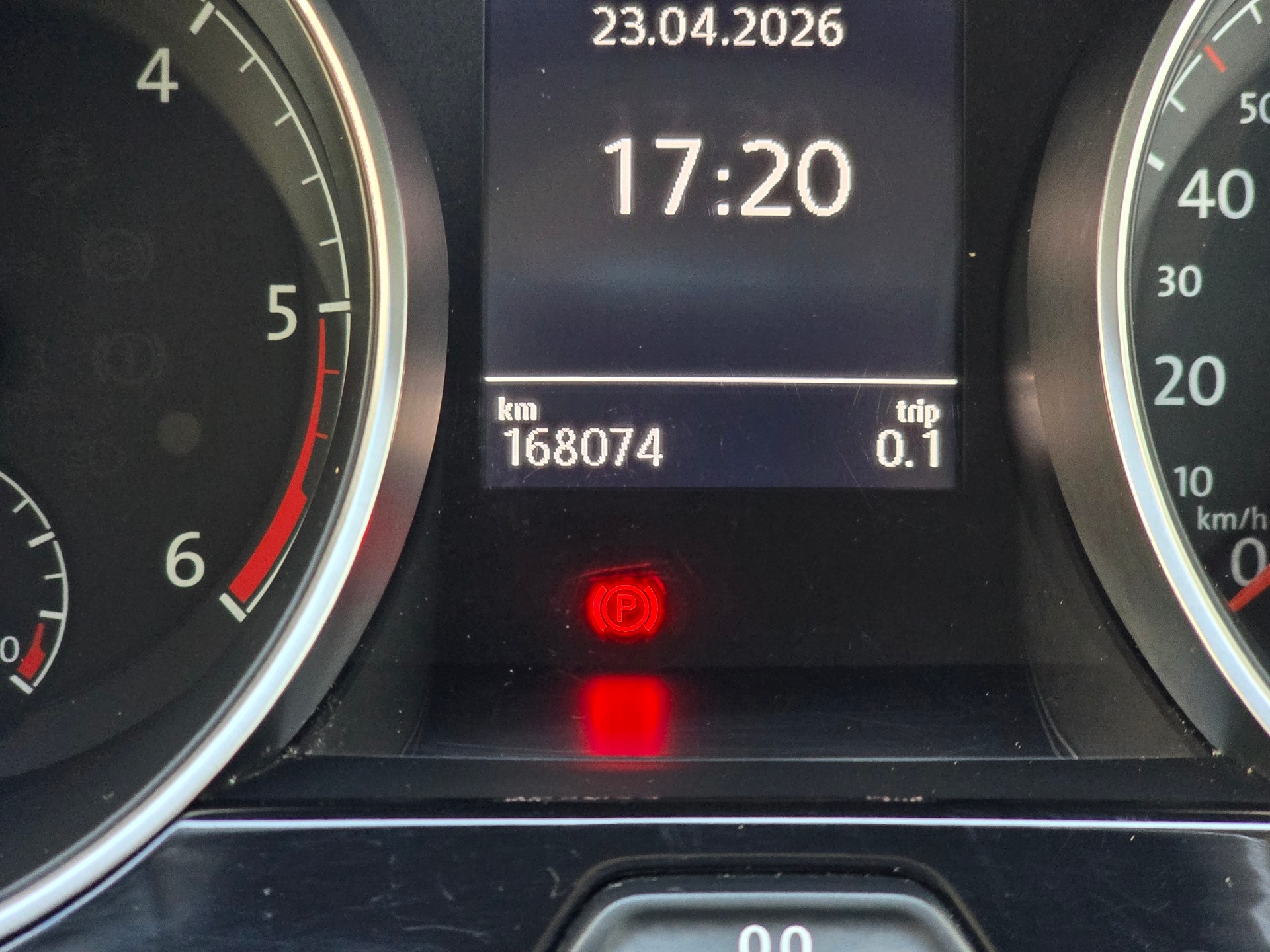 VW Touran 2.0 TDI BlueMotion Technology Comfortline-image-6