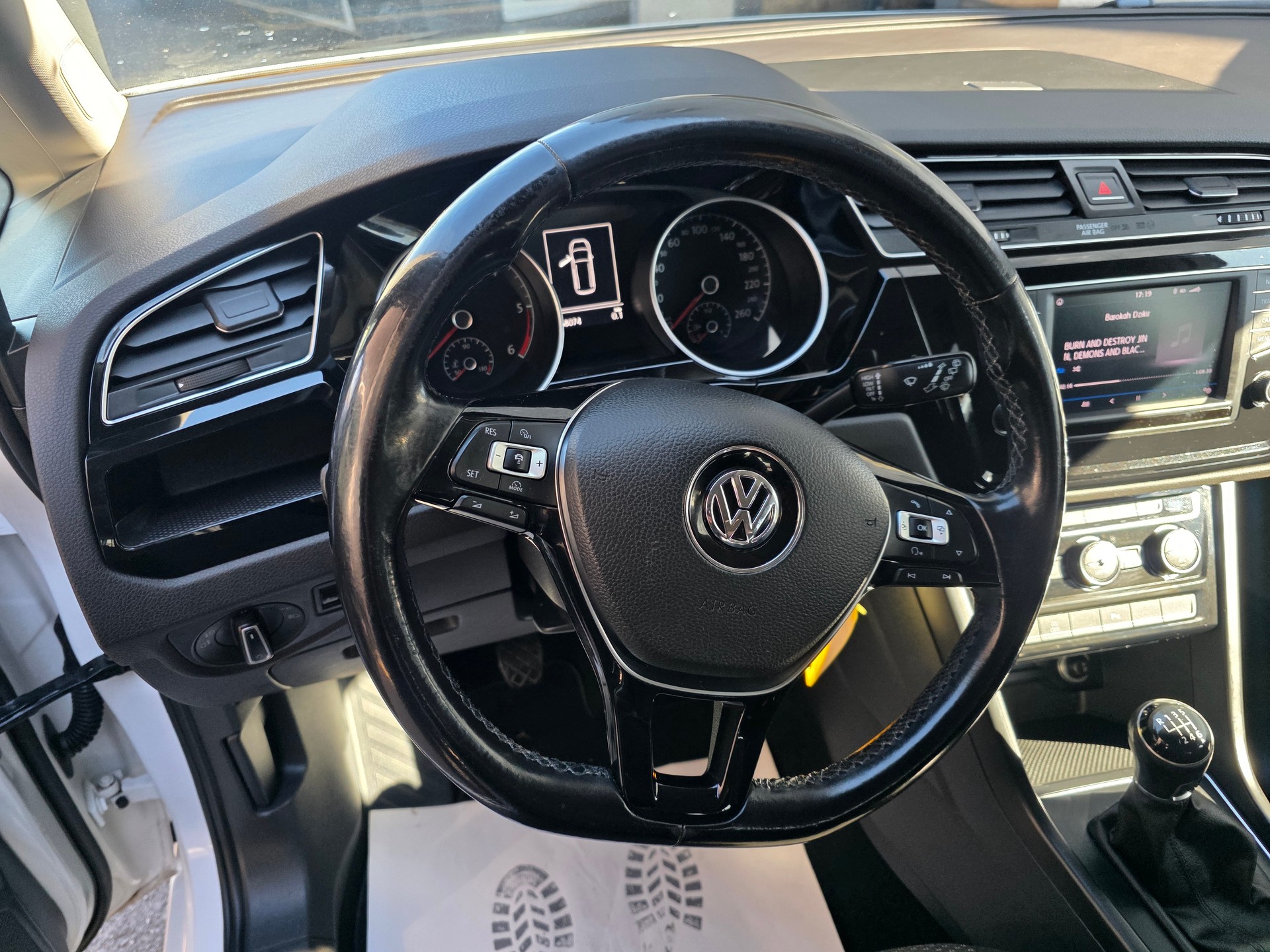 VW Touran 2.0 TDI BlueMotion Technology Comfortline-image-4