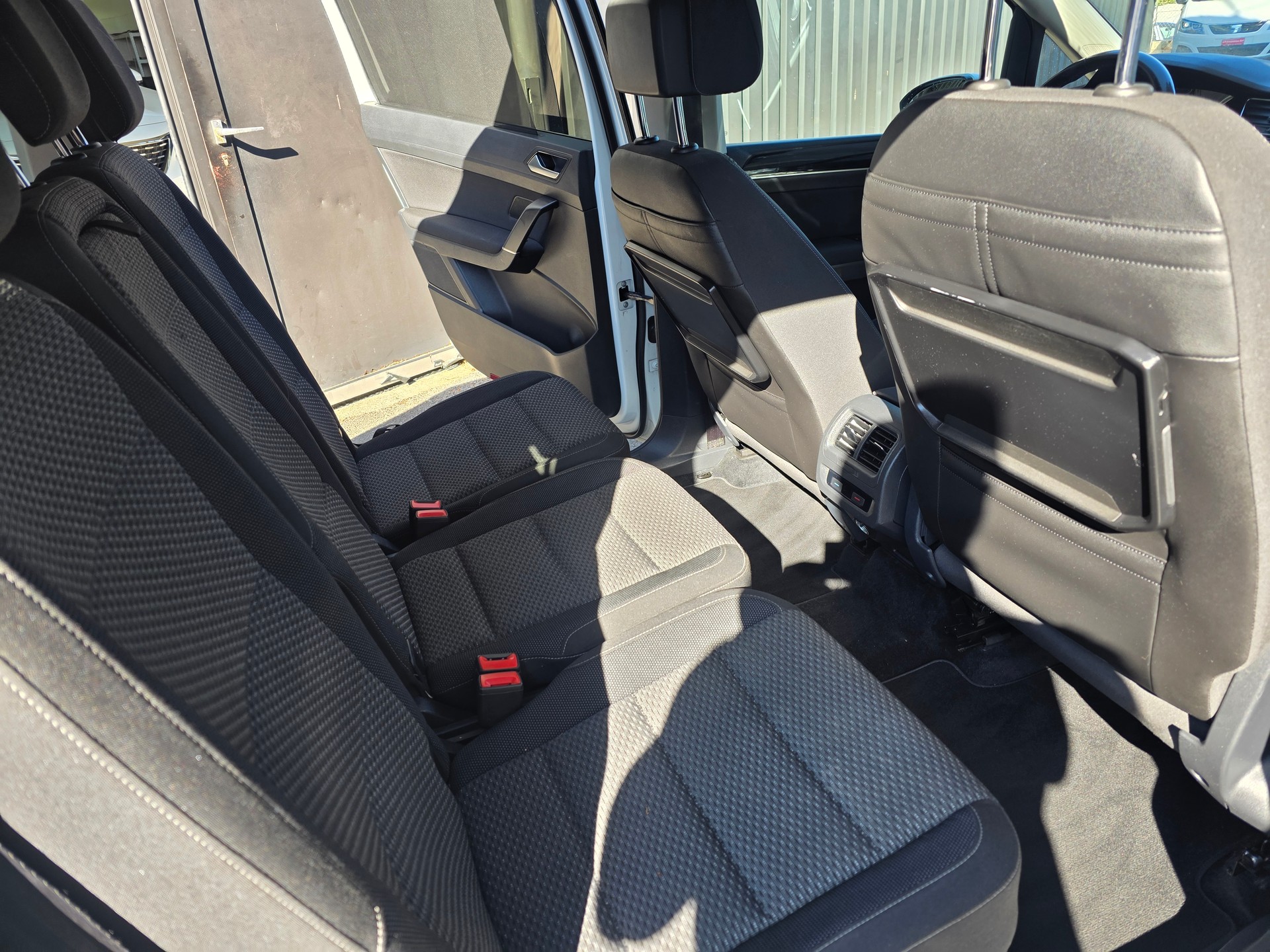 VW Touran 2.0 TDI BlueMotion Technology Comfortline-image-2