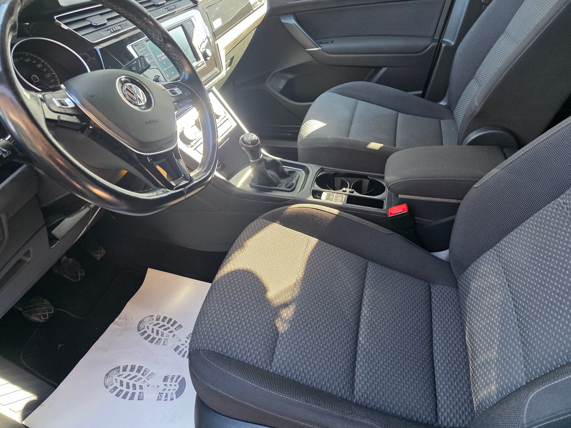 VW Touran 2.0 TDI BlueMotion Technology Comfortline-image-7