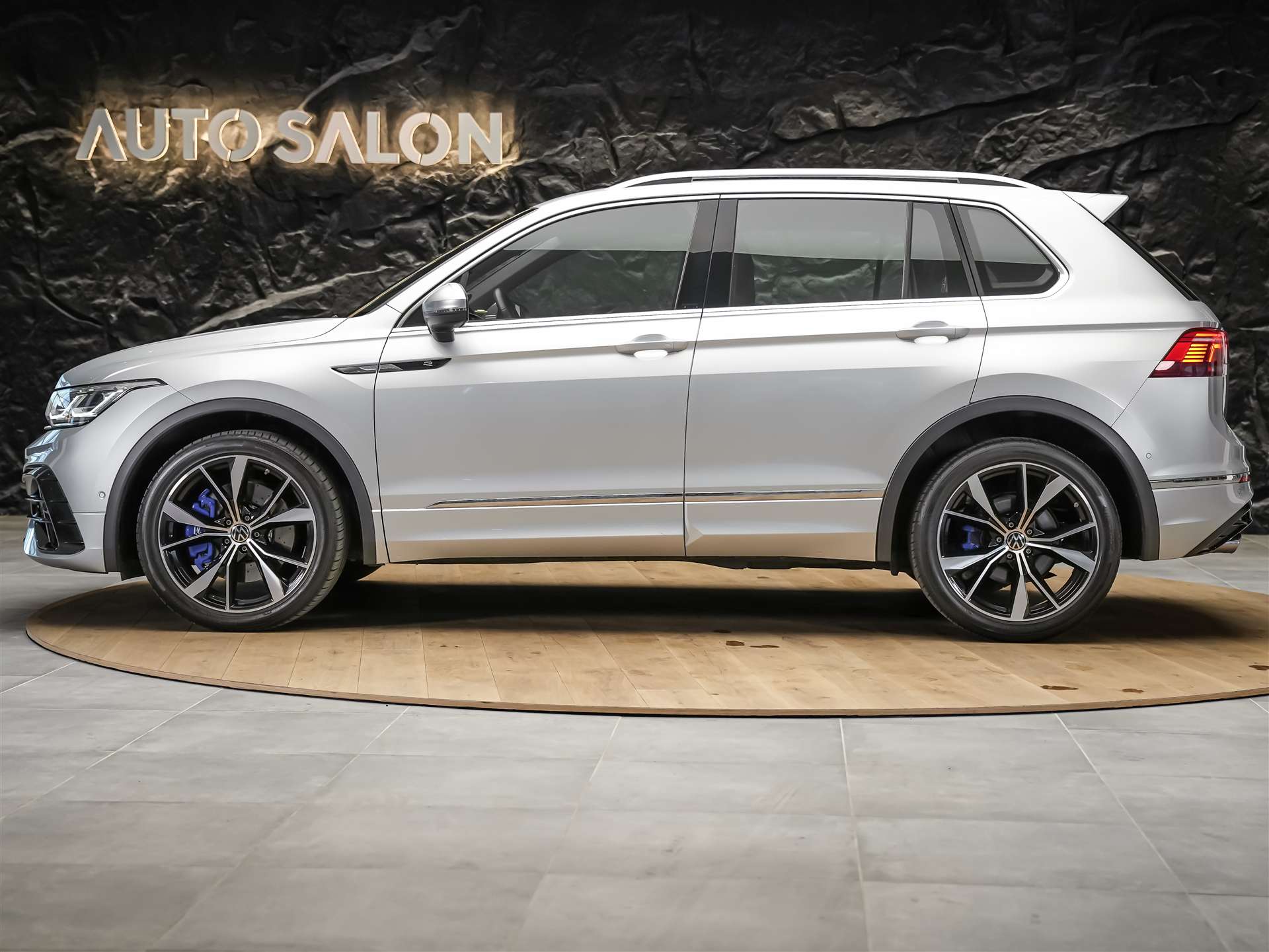 VW Tiguan 2.0TSI R 4Motion DSG *20" Felgen*Lenkradheizung*Assistenzpaket*-showroom-element-2