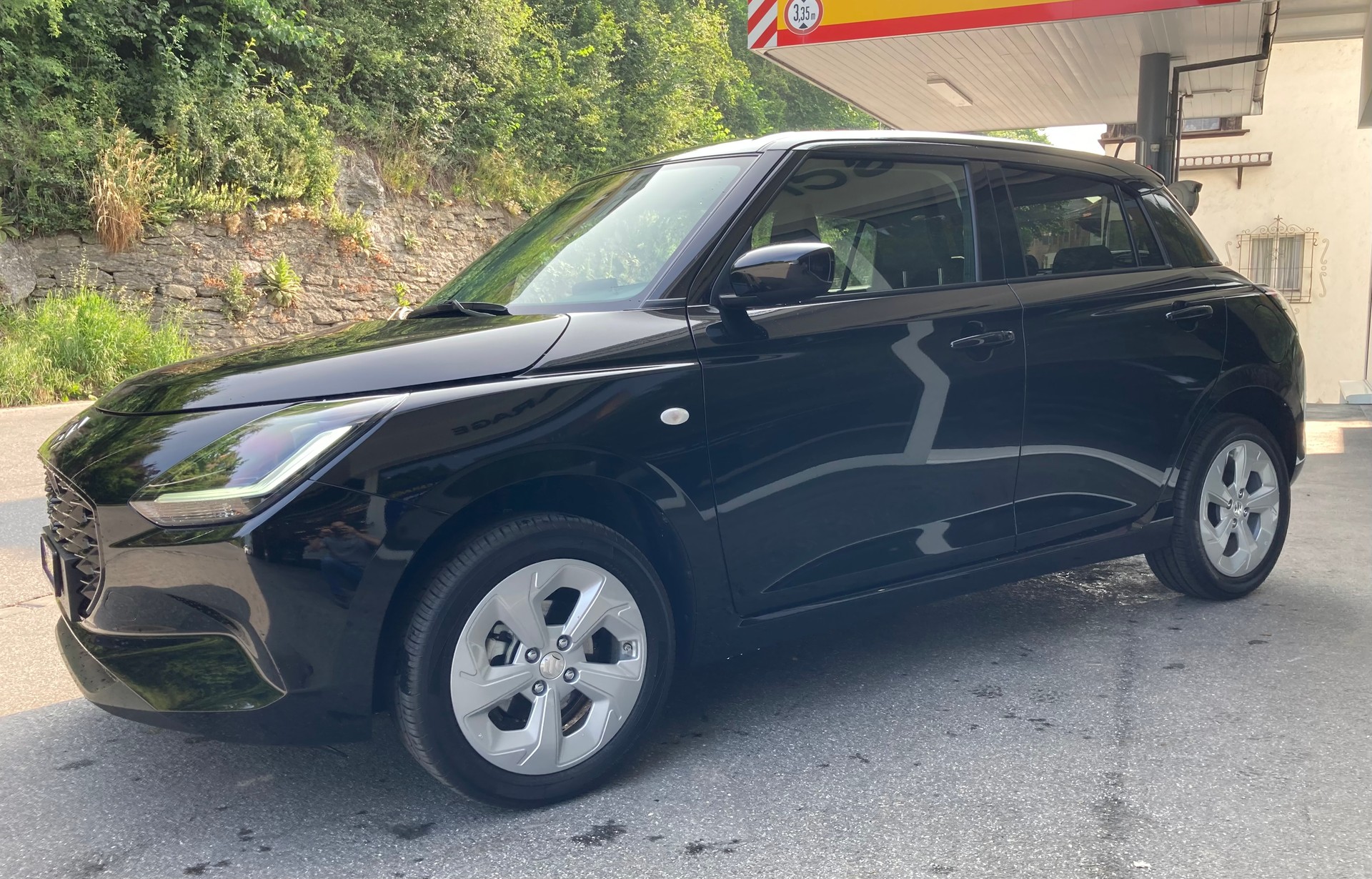 SUZUKI Swift 1.2 Compact + 4x4 Hybrid-showroom-element-1