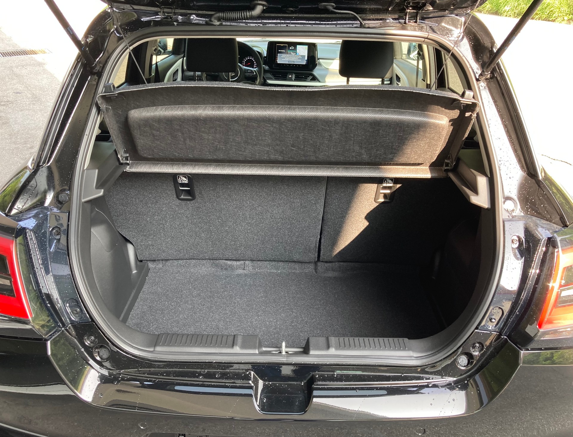 SUZUKI Swift 1.2 Compact + 4x4 Hybrid-image-7
