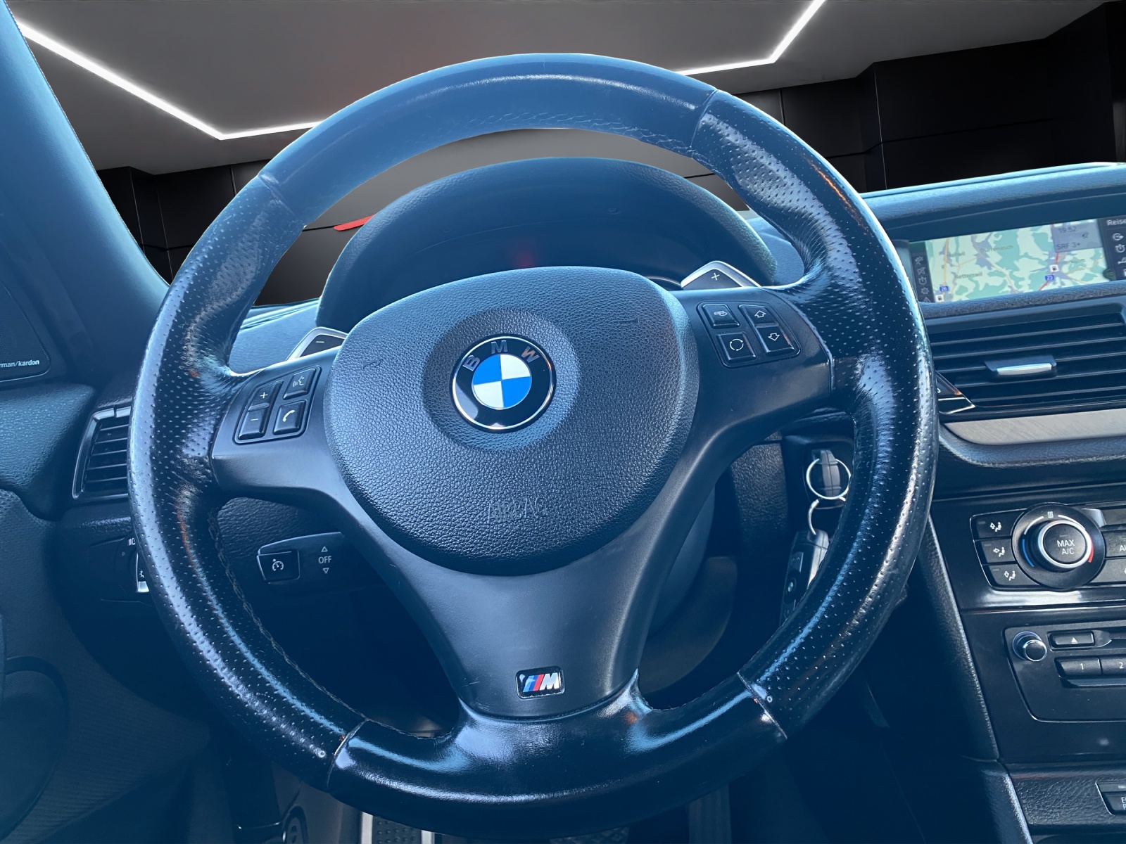 BMW X1 xDrive 25d 2.0-Diesel 218-PS Allrad (4x4) Automat *M-Paket* Vollausstattung-image-15