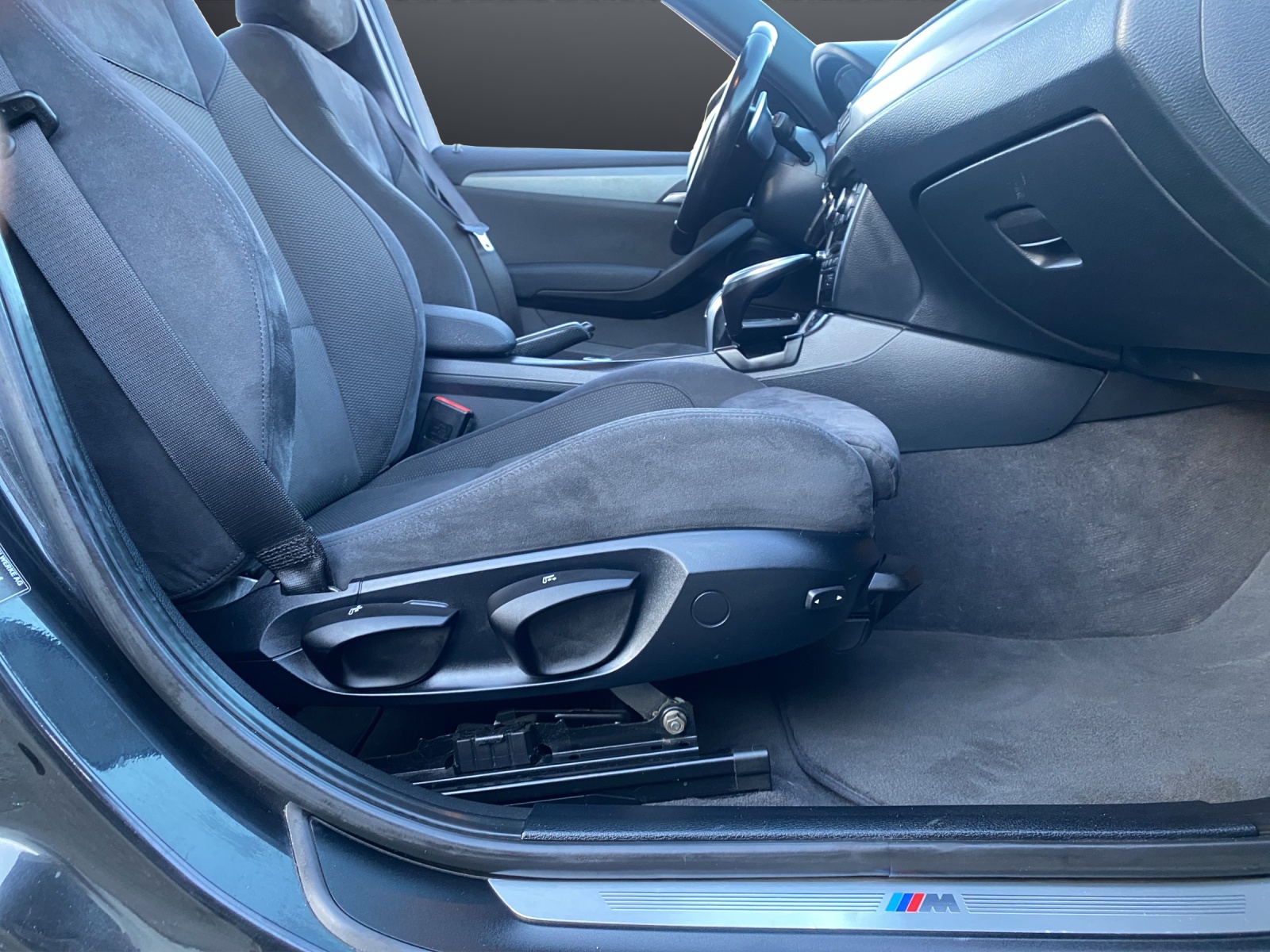 BMW X1 xDrive 25d 2.0-Diesel 218-PS Allrad (4x4) Automat *M-Paket* Vollausstattung-image-17