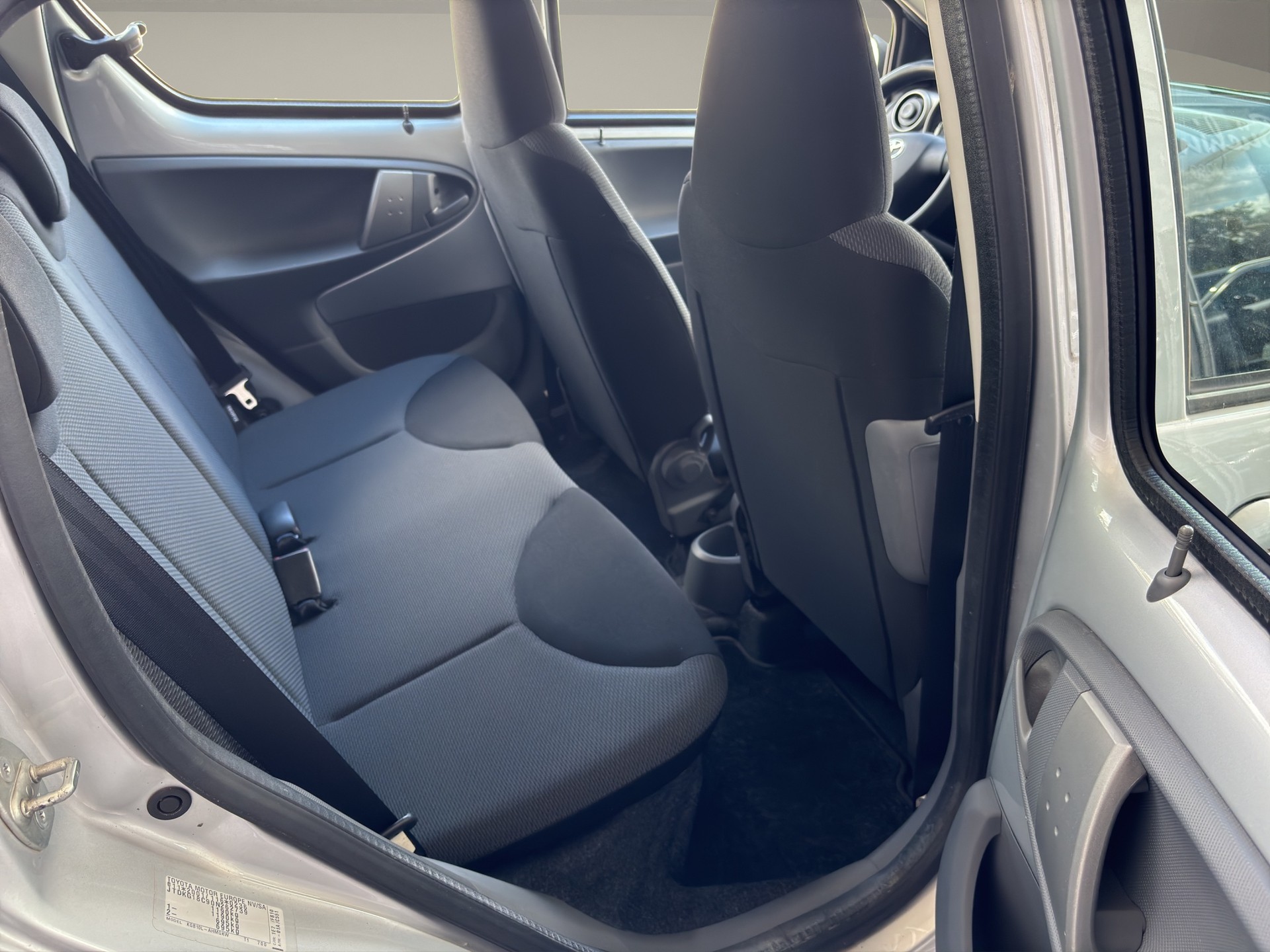 TOYOTA Aygo 1.0 Linea Luna-image-17
