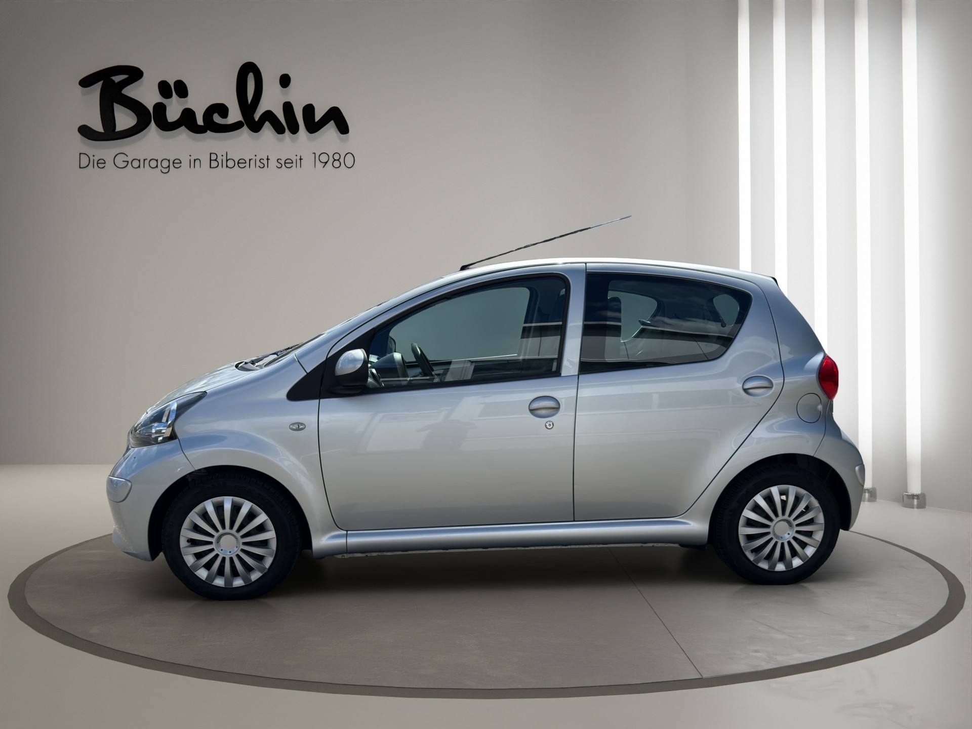 TOYOTA Aygo 1.0 Linea Luna-showroom-element-3