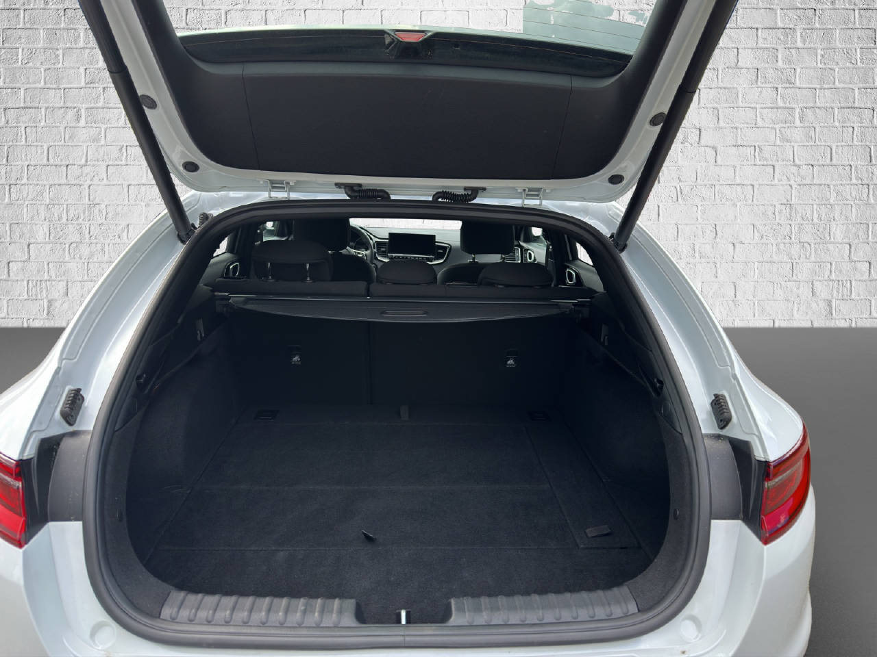 KIA Ceed SW 1.5 T-GDi GT-Line-image-6