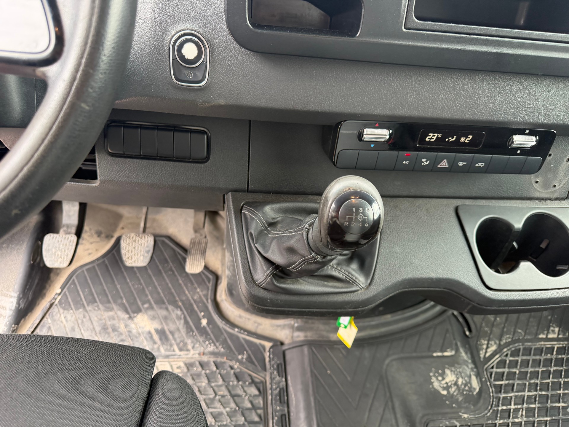 MERCEDES-BENZ Sprinter 319 CDI Lang-image-2