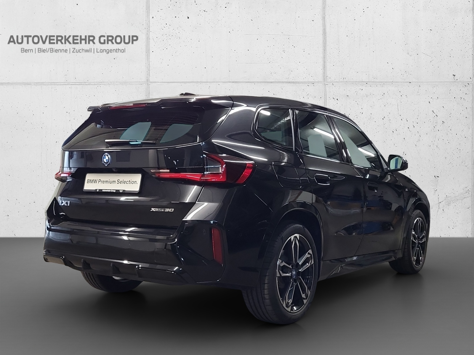 BMW iX1 xDrive 30 M Sport-image-4