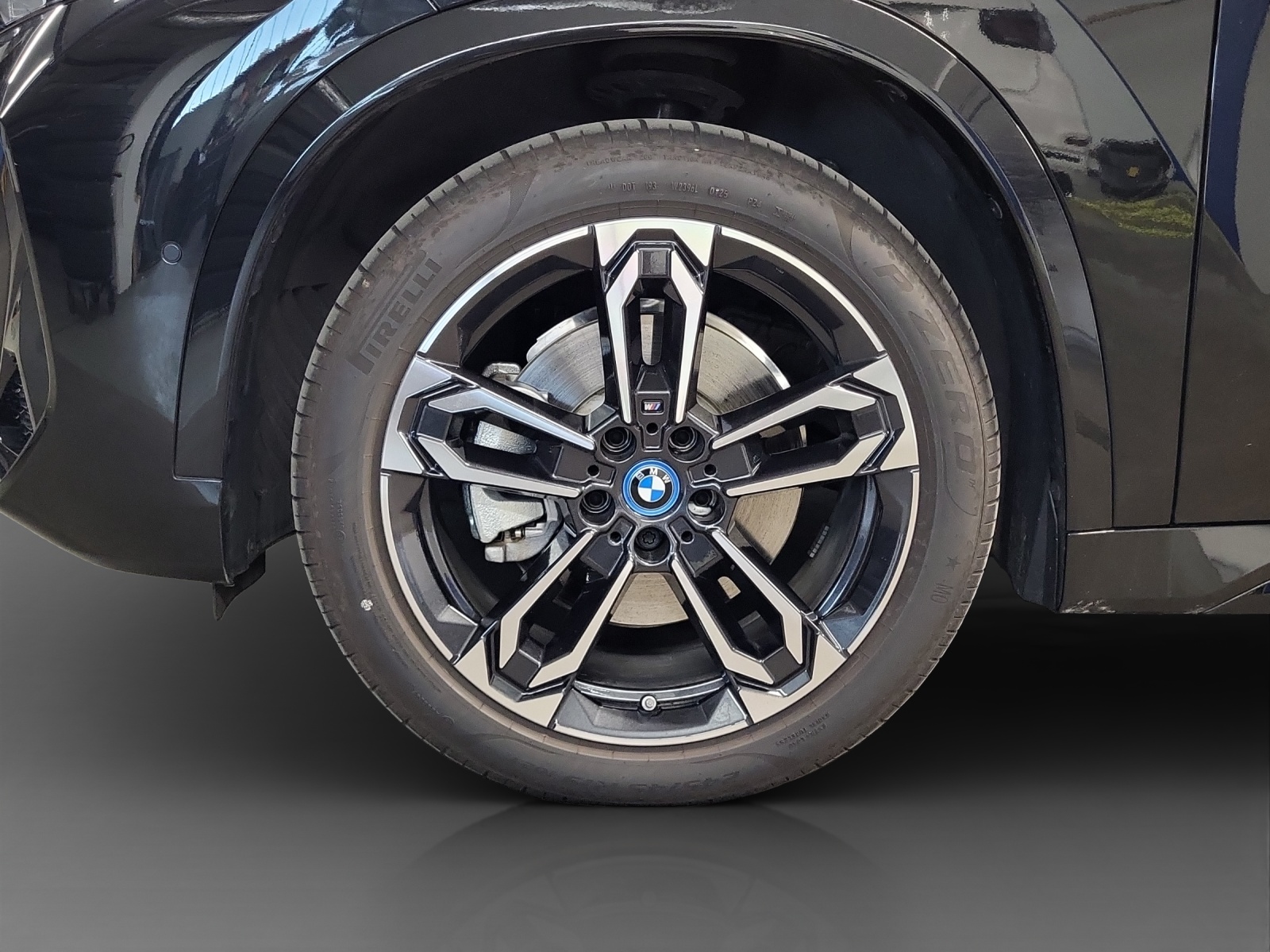 BMW iX1 xDrive 30 M Sport-image-8