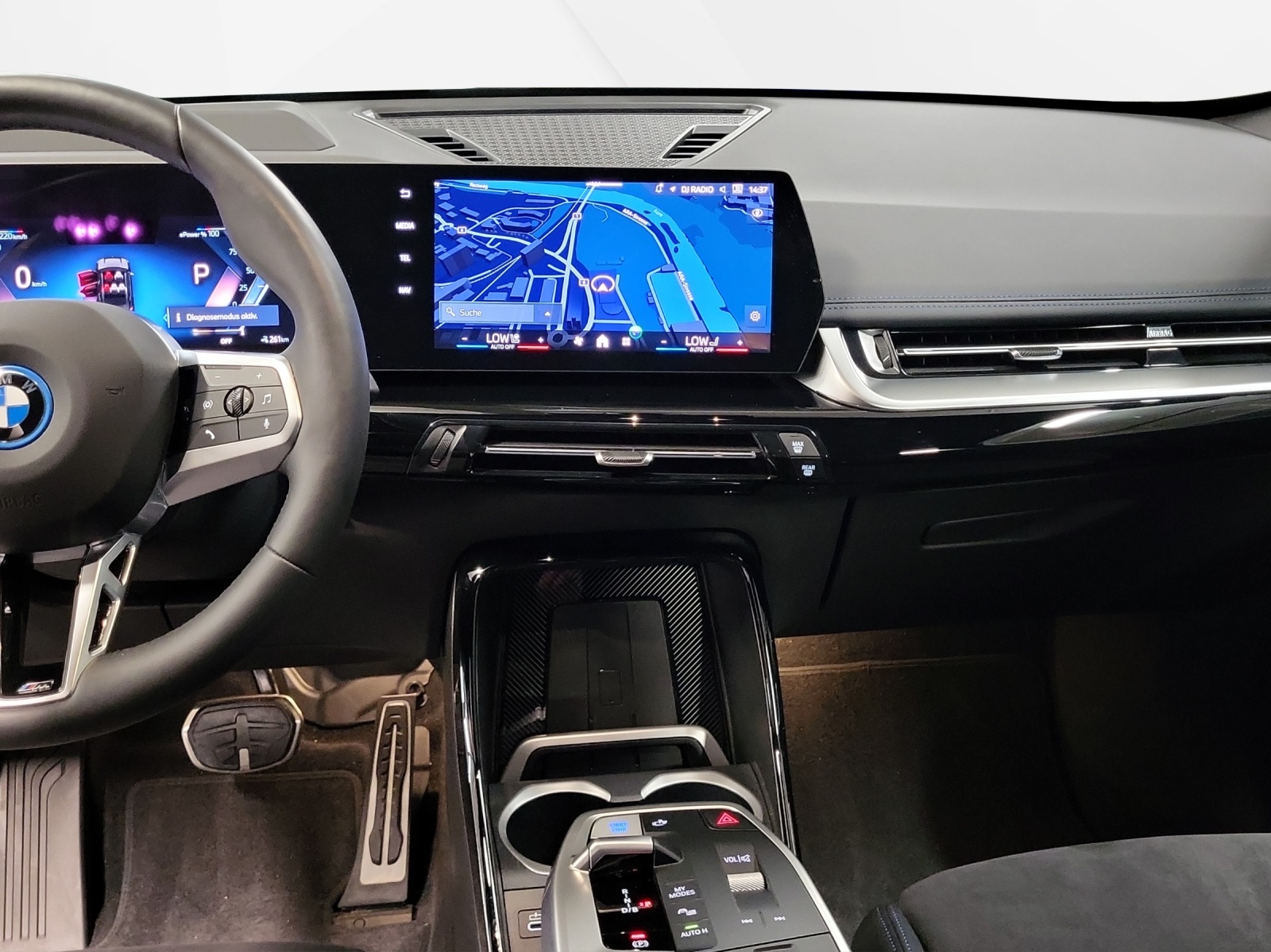 BMW iX1 xDrive 30 M Sport-image-14
