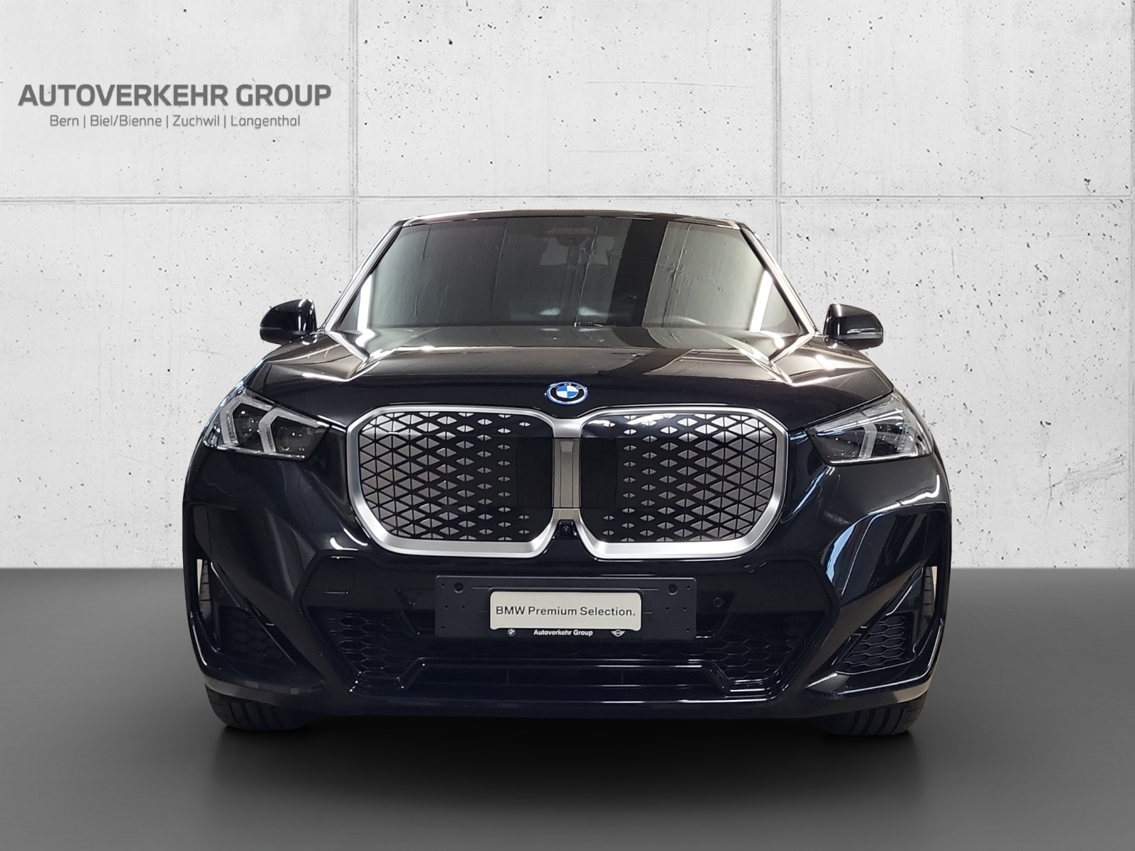 BMW iX1 xDrive 30 M Sport-showroom-element-1