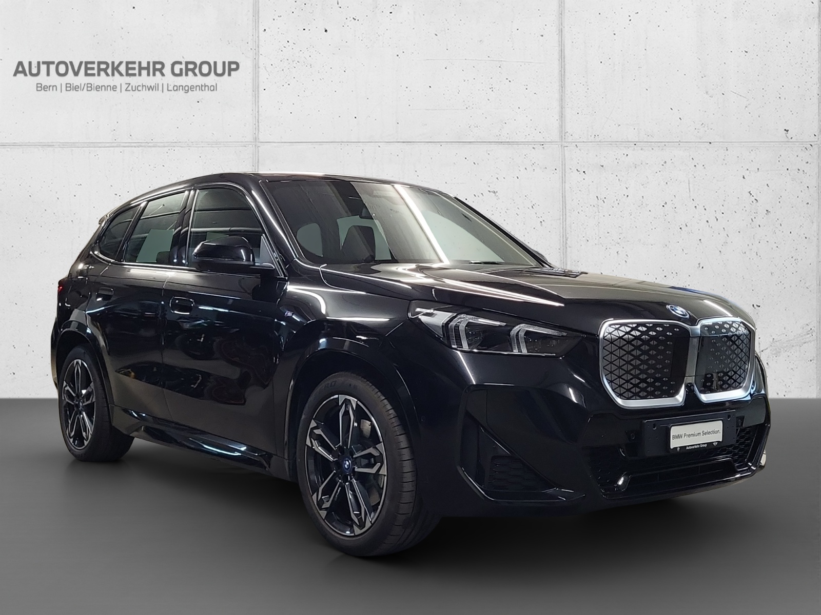 BMW iX1 xDrive 30 M Sport-showroom-element-2