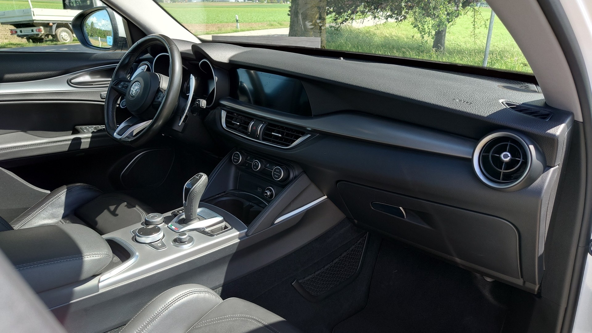 ALFA ROMEO Stelvio 2.2JTDM Veloce Q4Automatic-image-9