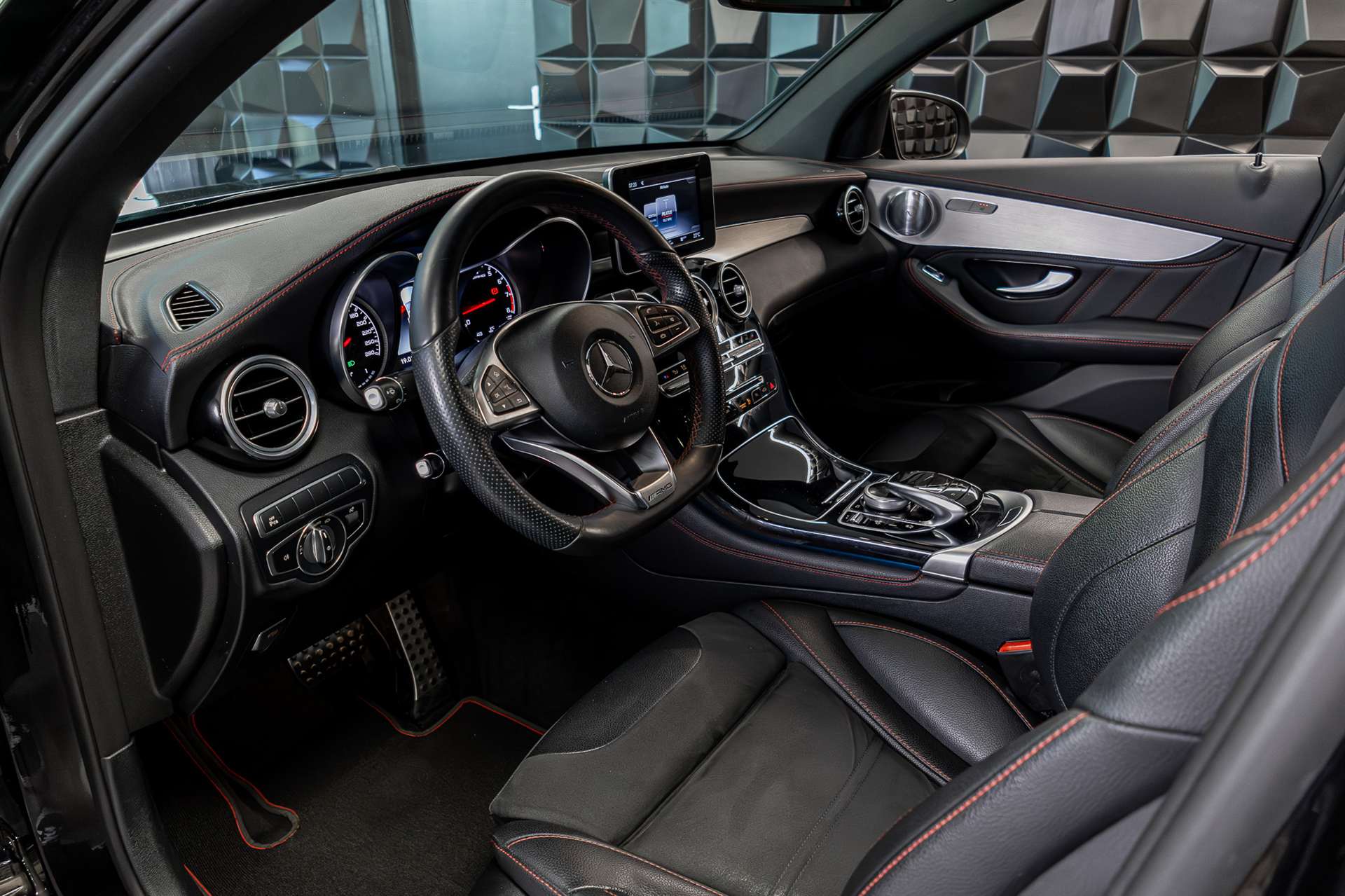 MERCEDES-BENZ GLC Coupé 43 AMG 4Matic 9G-Tronic-image-15