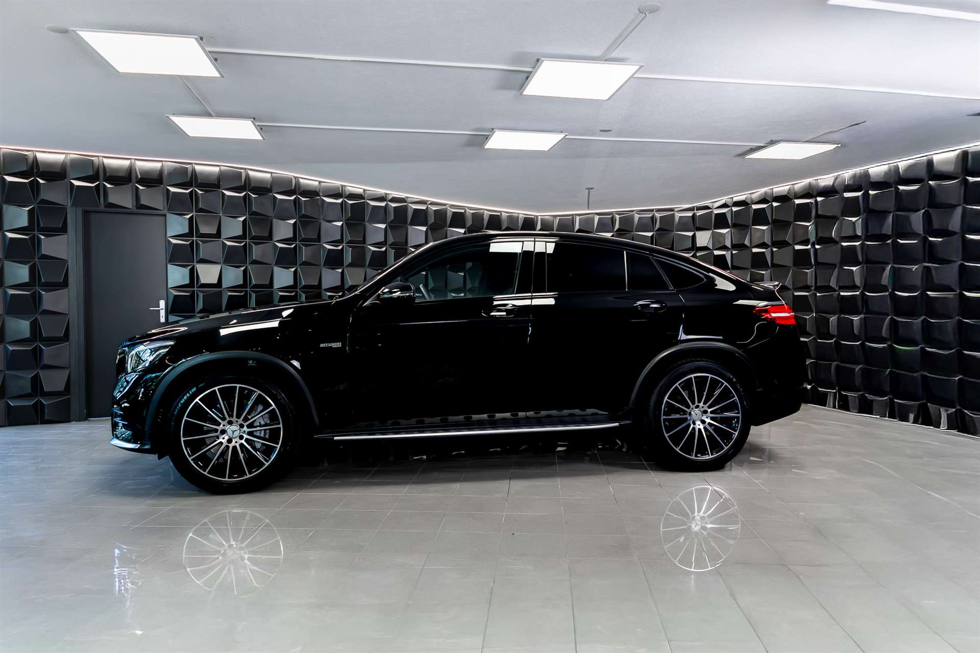 MERCEDES-BENZ GLC Coupé 43 AMG 4Matic 9G-Tronic-showroom-element-1