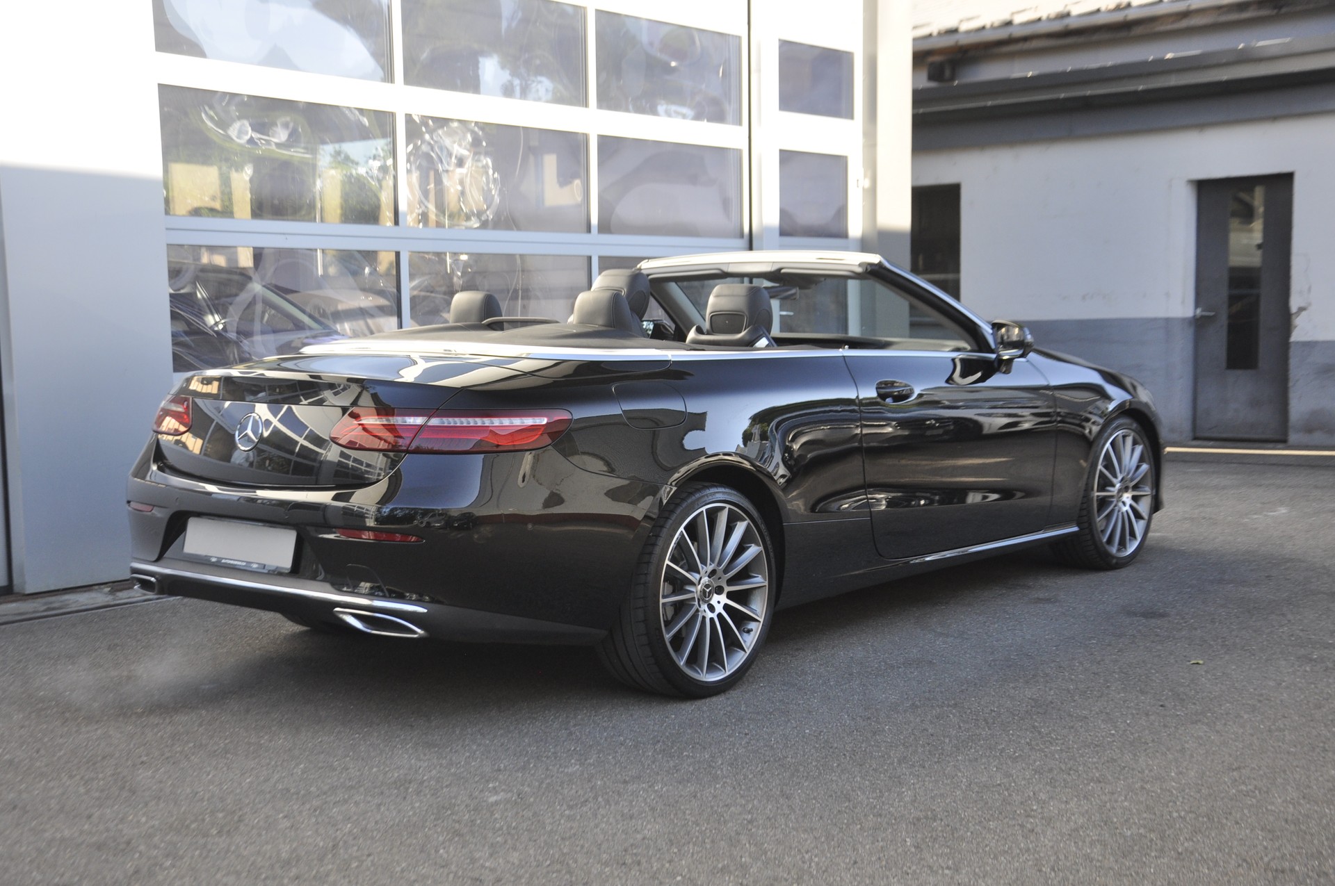 MERCEDES-BENZ E 200 Cabriolet Avantgarde 9G-Tronic-image-2